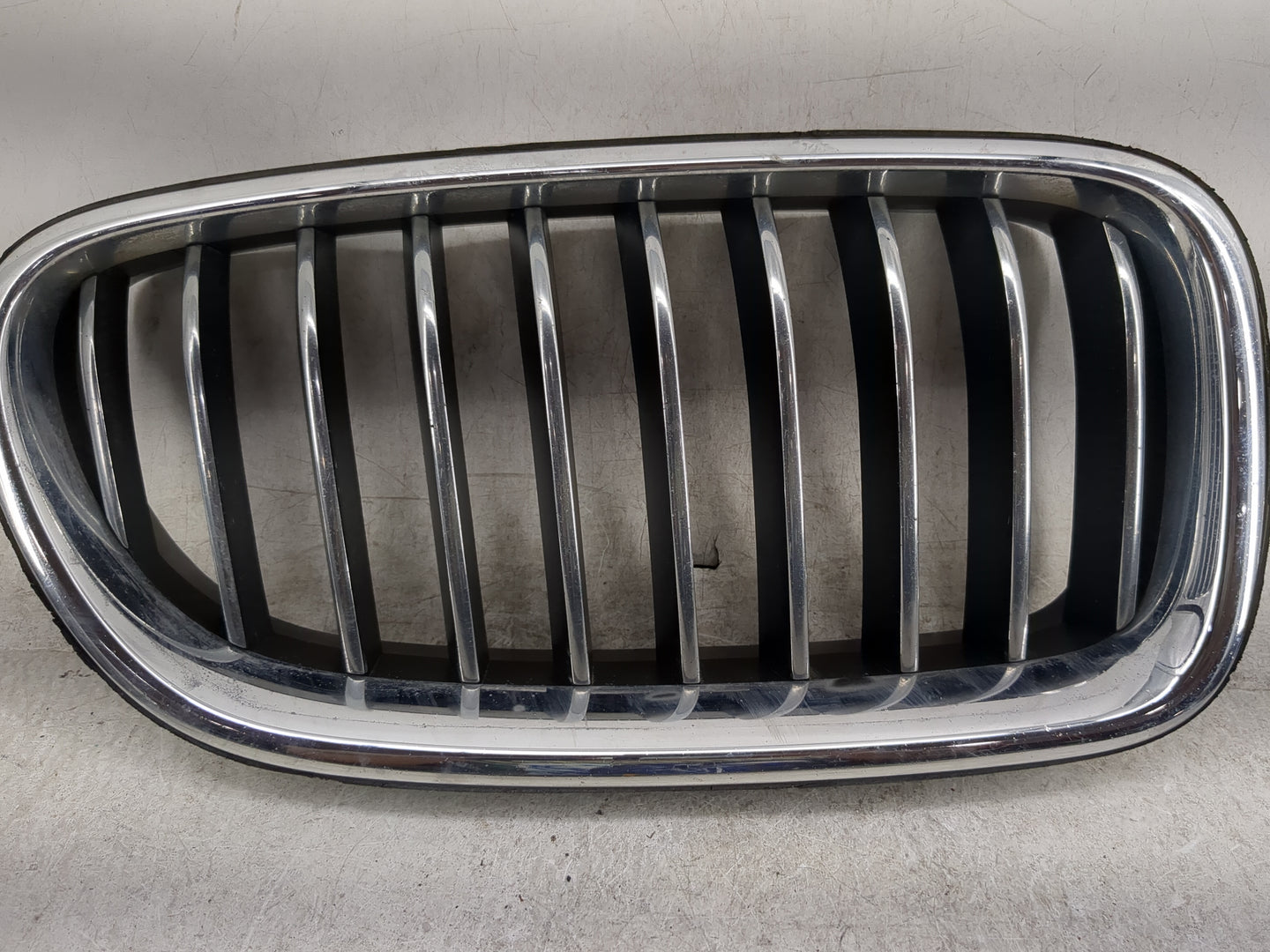 2014-2016 Bmw 528i Front Grille Bumper Not Included 1459942 - Oemusedautoparts1.com