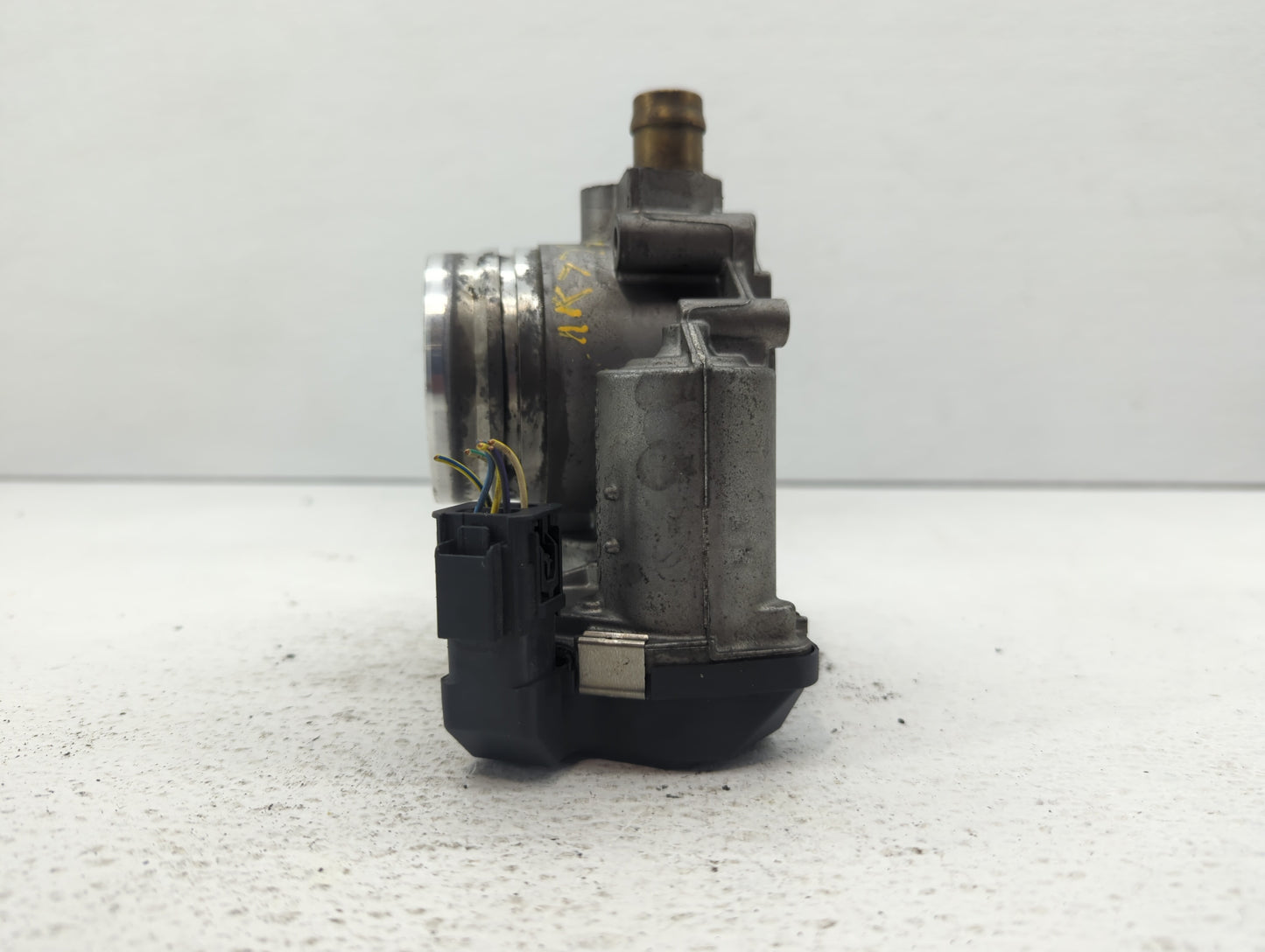 2012-2016 Bmw 528i Throttle Body P/N:1354 7588625-04 1354 7588625-03 Fits Fits 2012 2013 2014 2015 2016 2017 2018 OEM Used A