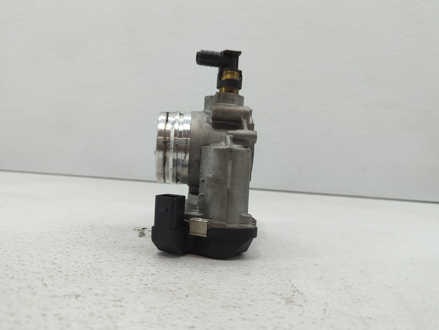 2012-2016 Bmw 528i Throttle Body P/N:1354 7588625-04 1354 7588625-03 Fits Fits 2012 2013 2014 2015 2016 2017 2018 OEM Used A