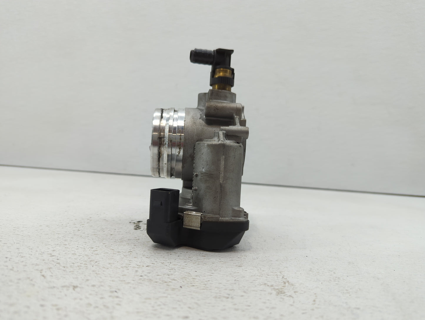 2012-2016 Bmw 528i Throttle Body P/N:1354 7588625-04 1354 7588625-03 Fits Fits 2012 2013 2014 2015 2016 2017 2018 OEM Used A
