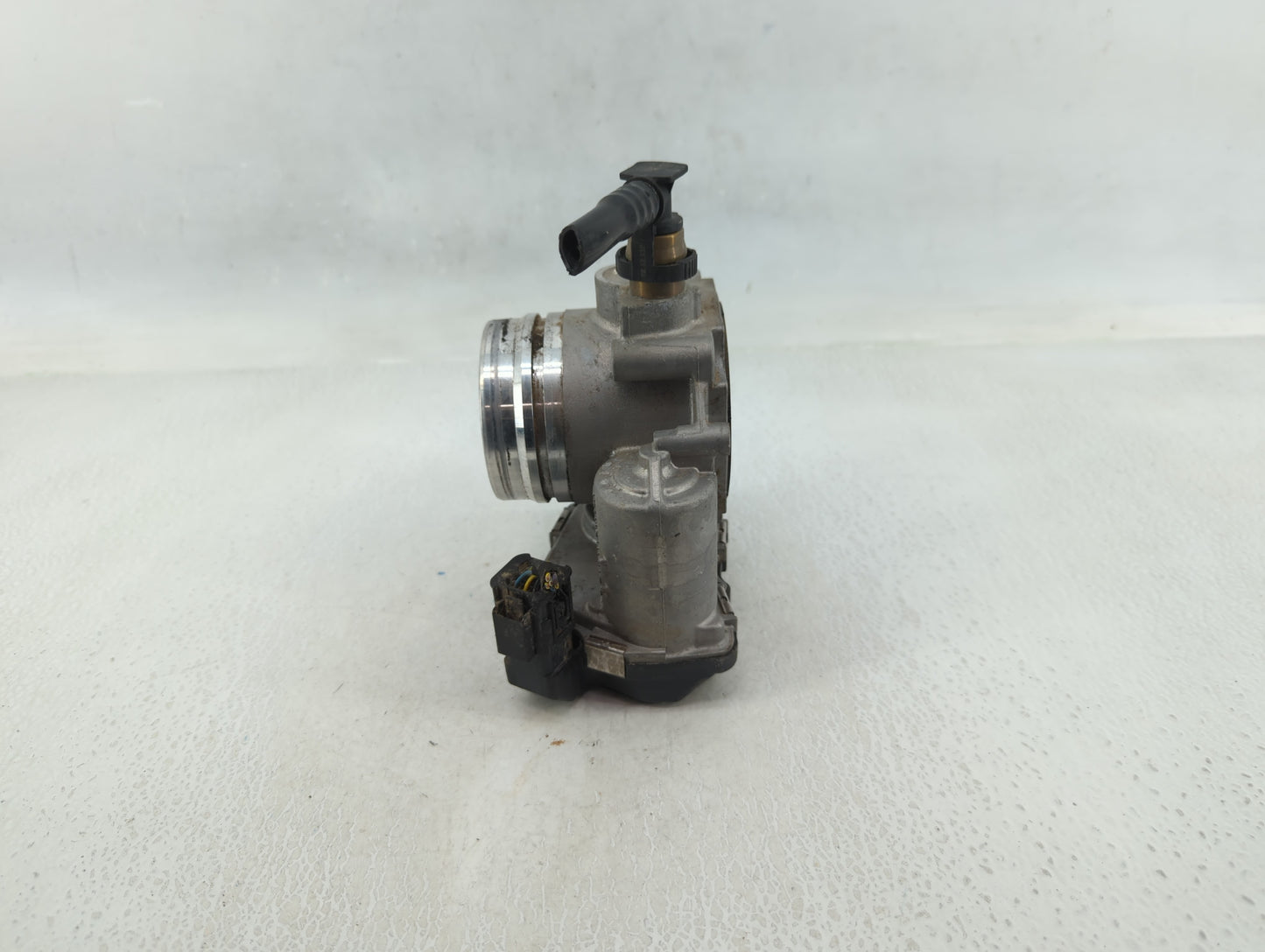 2012-2016 Bmw 528i Throttle Body P/N:A2C83786800 1354 7588625-04 Fits Fits 2012 2013 2014 2015 2016 2017 2018 OEM Used Auto 