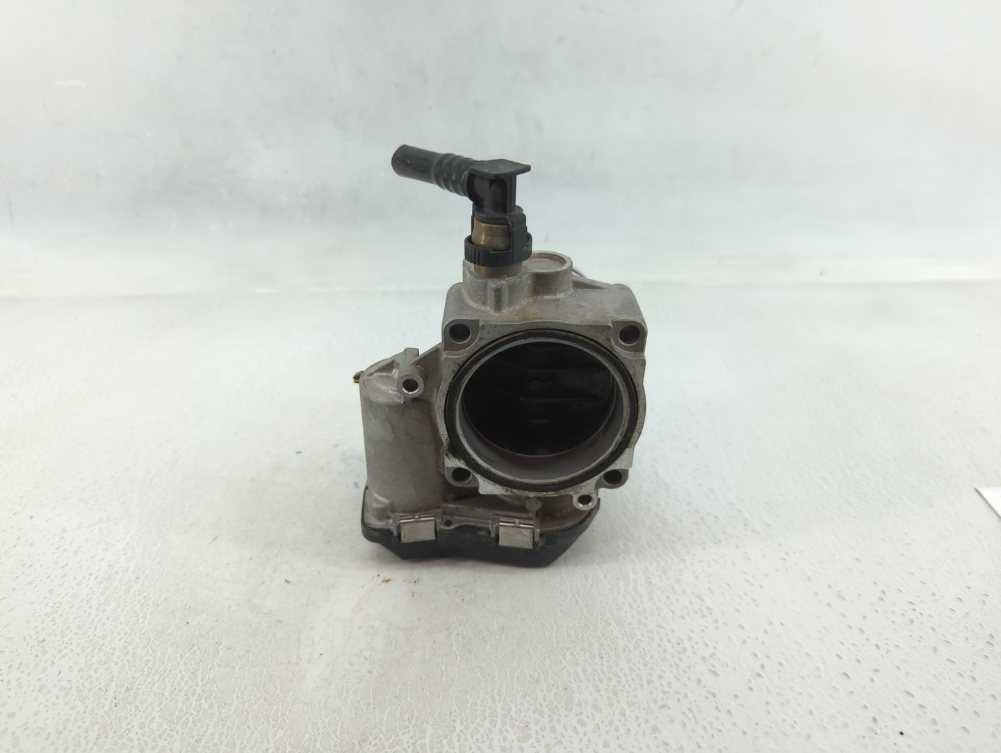 2012-2016 Bmw 528i Throttle Body P/N:A2C83786800 1354 7588625-04 Fits Fits 2012 2013 2014 2015 2016 2017 2018 OEM Used Auto 