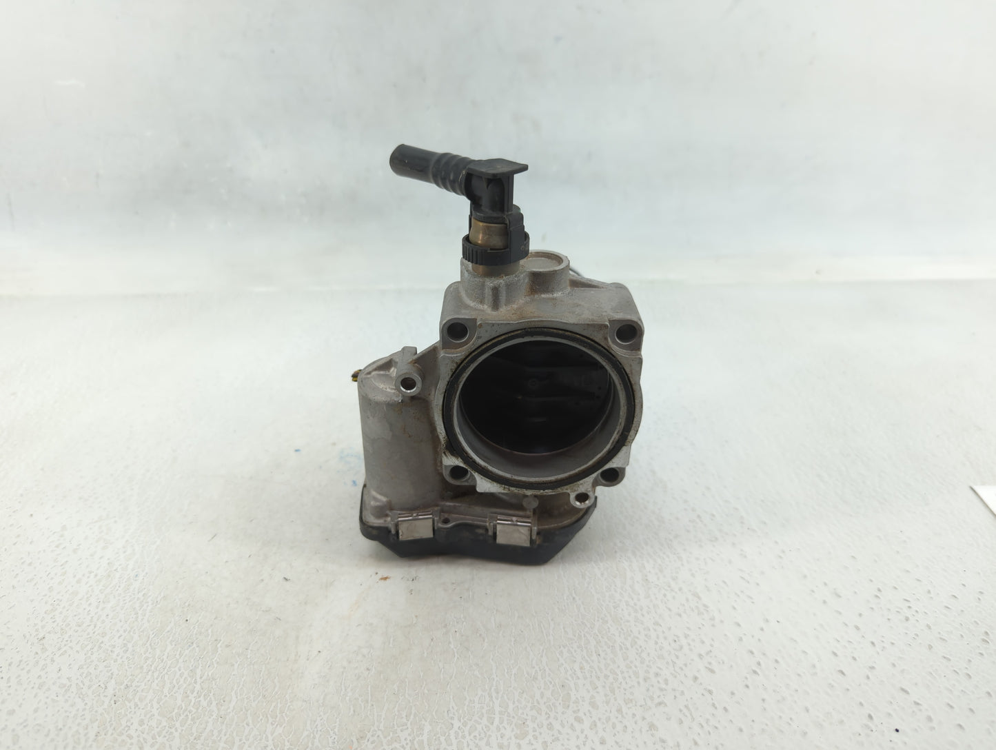 2012-2016 Bmw 528i Throttle Body P/N:A2C83786800 1354 7588625-04 Fits Fits 2012 2013 2014 2015 2016 2017 2018 OEM Used Auto 