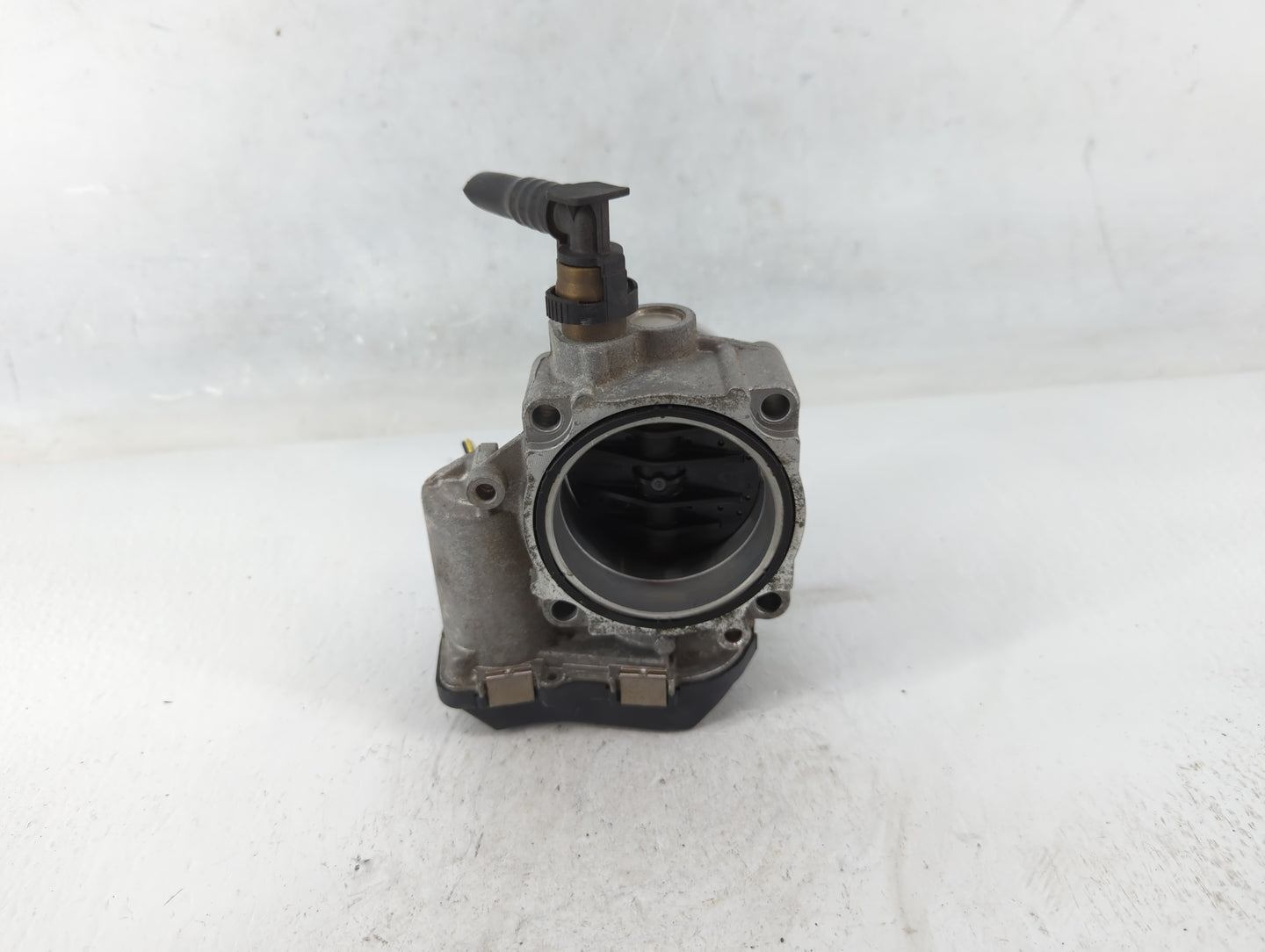 2012-2016 Bmw 528i Throttle Body P/N:1354 75886250-04 A2C83786800 Fits Fits 2012 2013 2014 2015 2016 2017 2018 OEM Used Auto