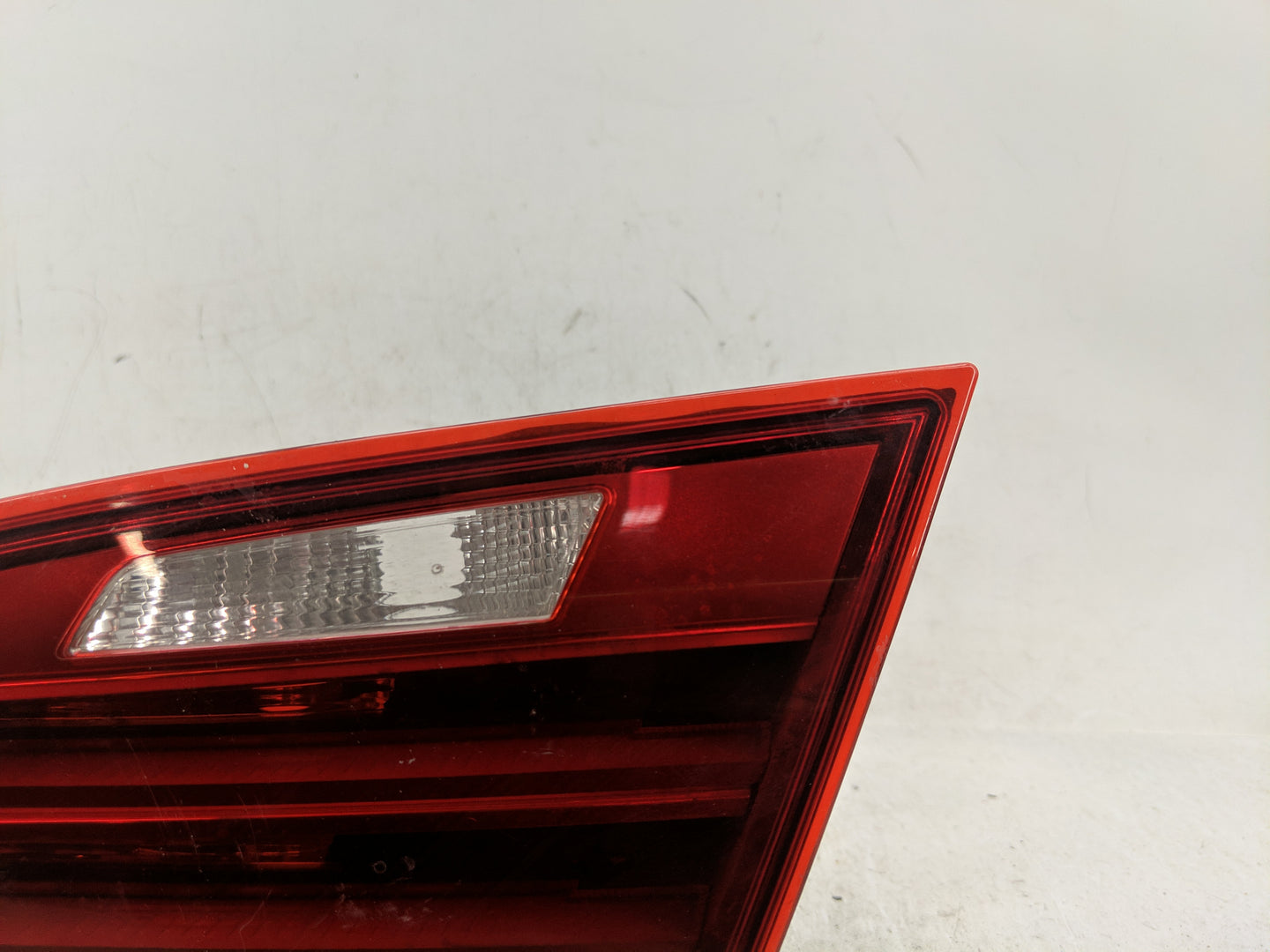 2014 Bmw 535i Passenger Right Side Deck Lid Mounted Tail Light - Oemusedautoparts1.com
