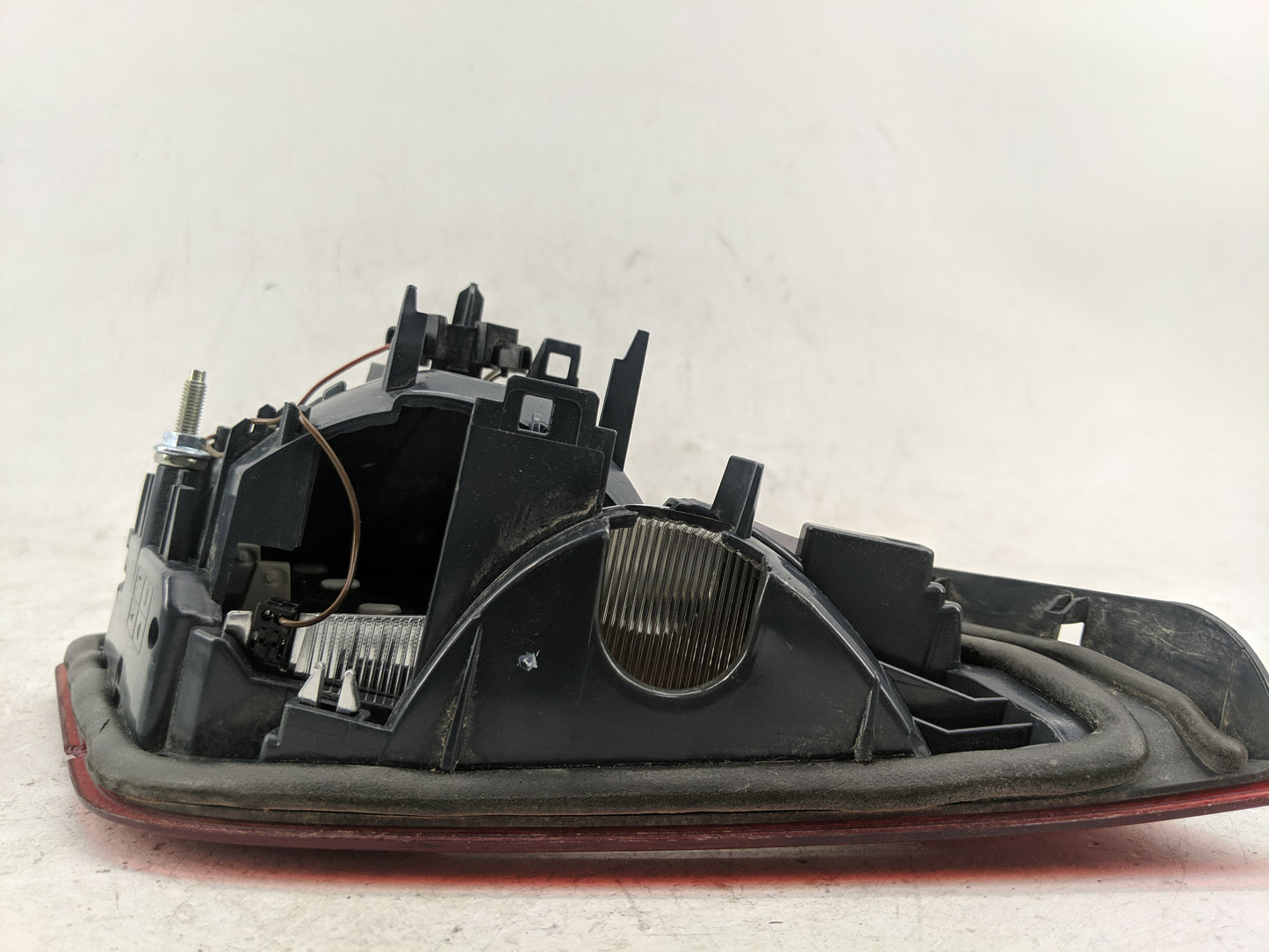 2014 Bmw 535i Passenger Right Side Deck Lid Mounted Tail Light - Oemusedautoparts1.com
