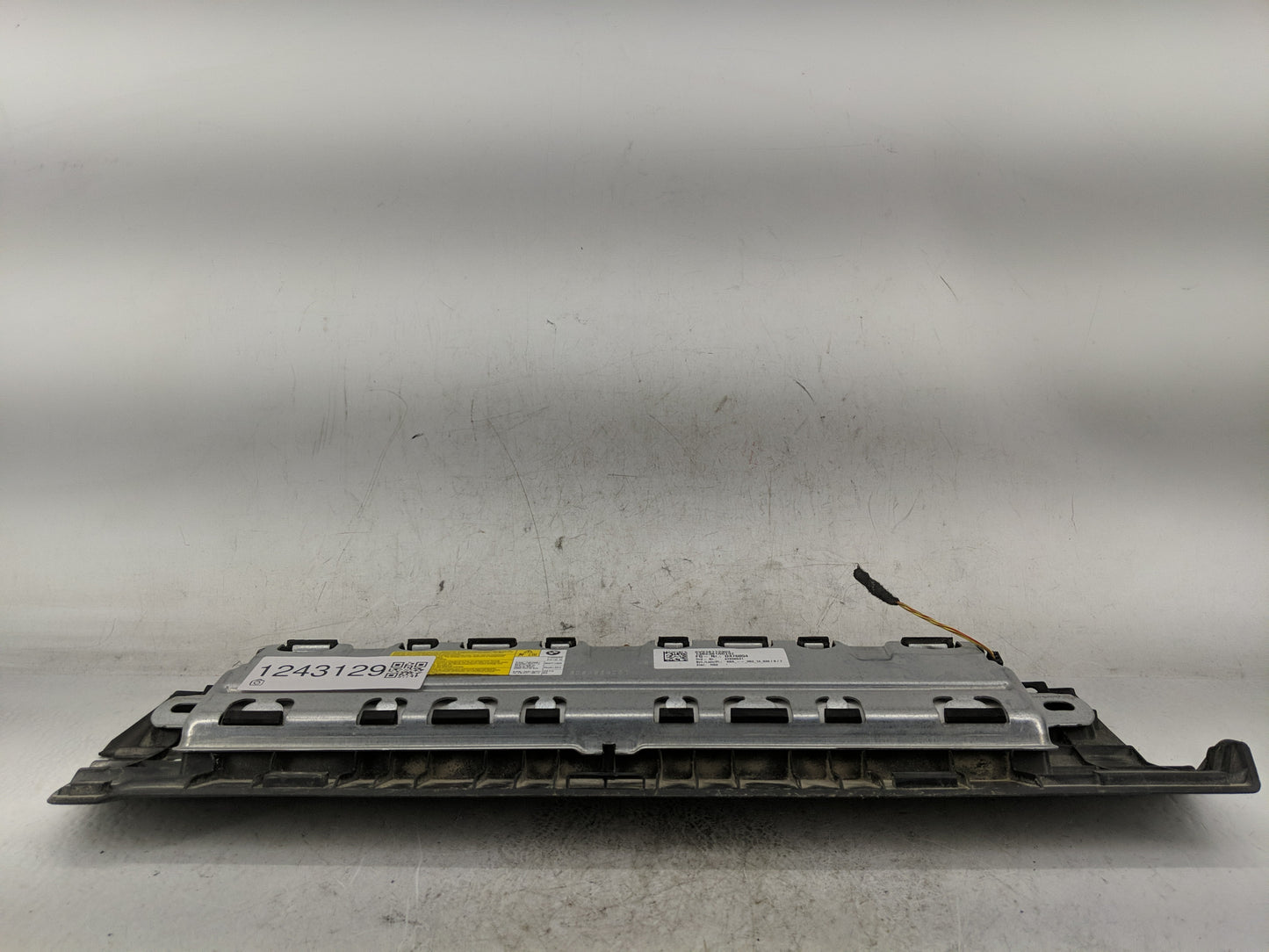 2014 Bmw 535i Air Bag Passenger Right Knee OEM P/N:KV918113303 Fits OEM Used Auto Parts - Oemusedautoparts1.com