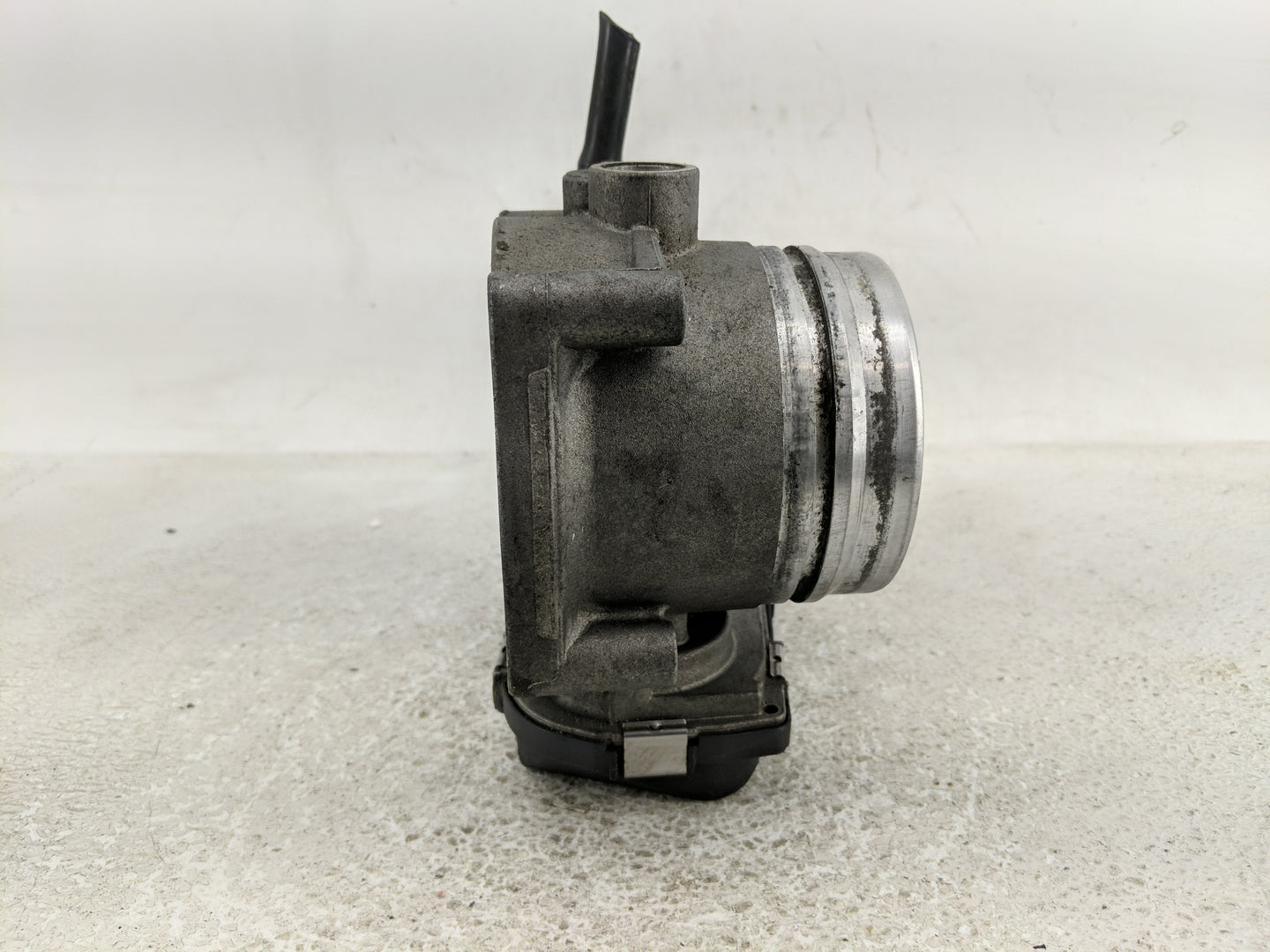2010-2017 Bmw 535i Throttle Body P/N:1354 7597871-03 Fits Fits 2010 2011 2012 2013 2014 2015 2016 2017 2018 2019 2020 OEM Us