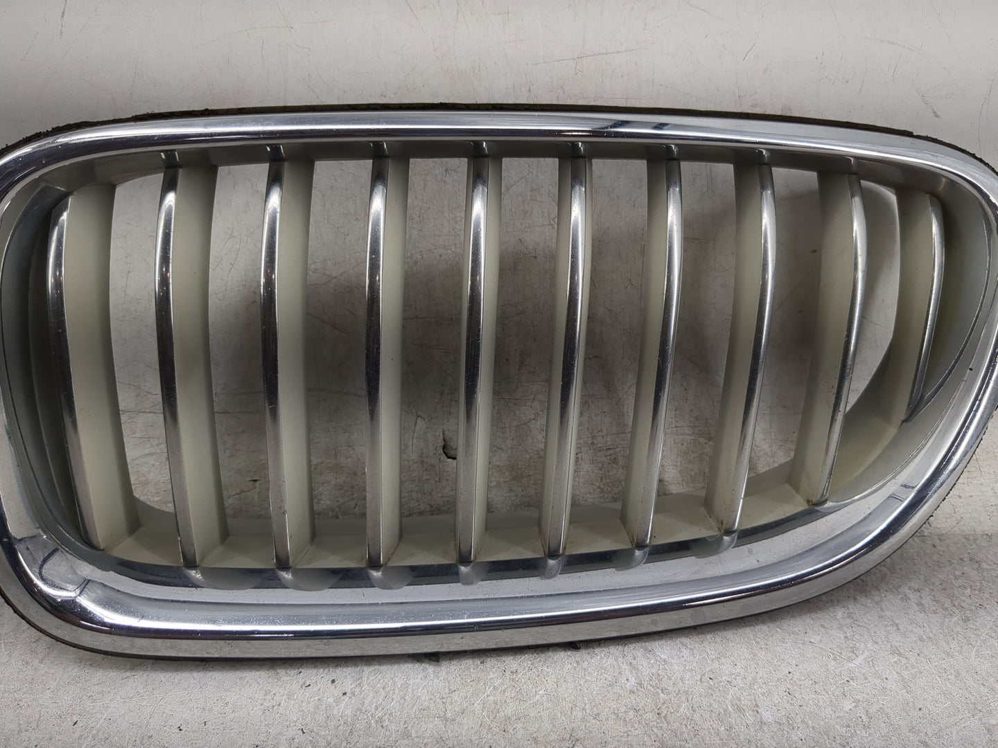 2014-2015 Bmw 535i Front Grille Bumper Not Included - Oemusedautoparts1.com