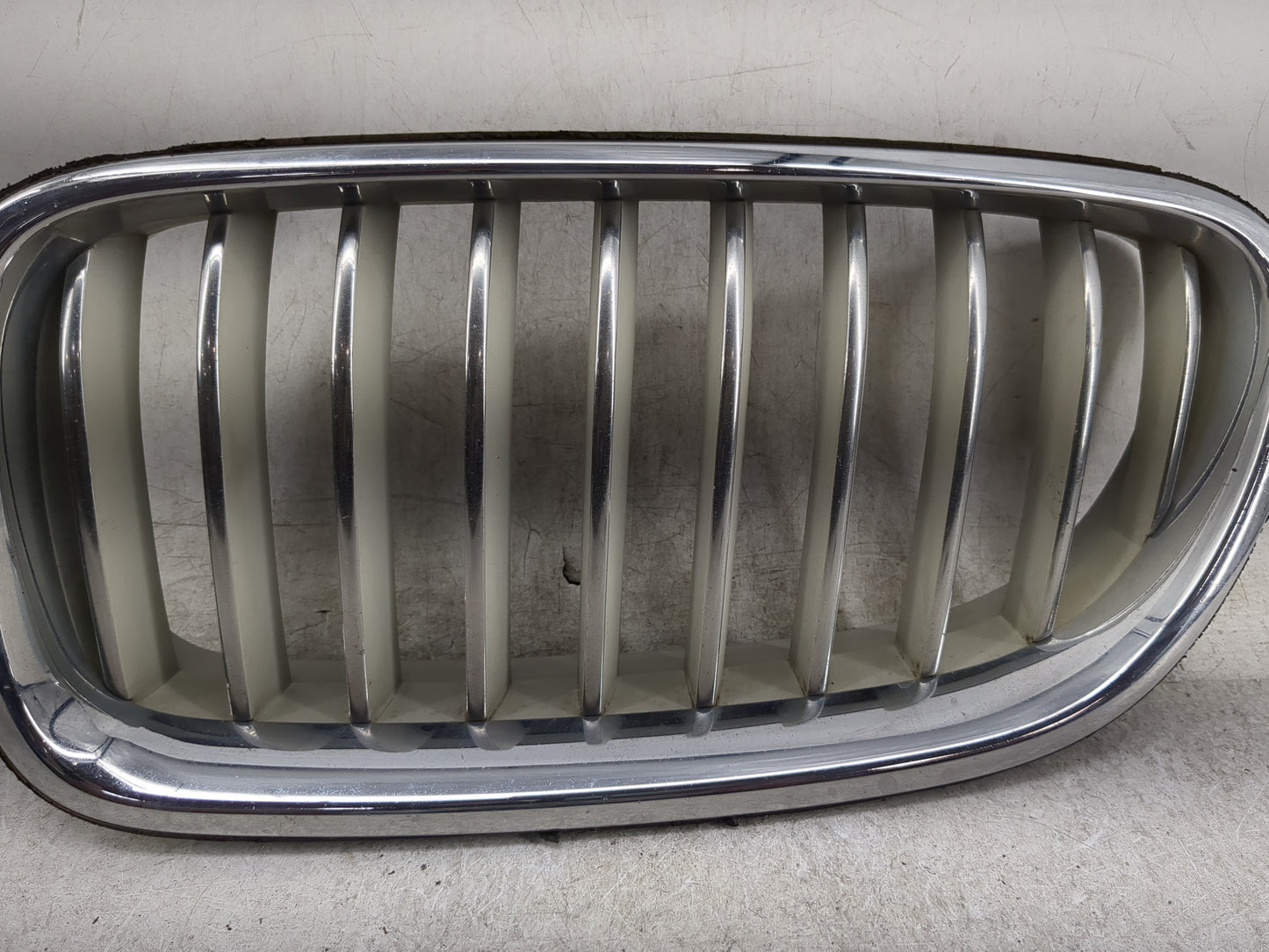2014-2015 Bmw 535i Front Grille Bumper Not Included - Oemusedautoparts1.com