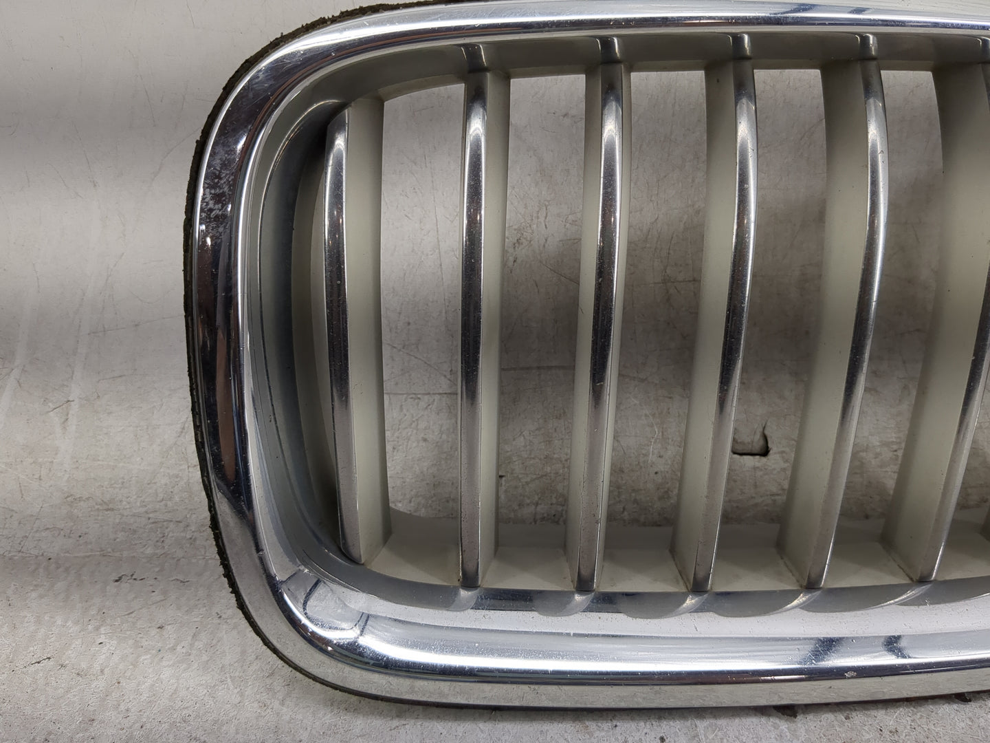 2014-2015 Bmw 535i Front Grille Bumper Not Included - Oemusedautoparts1.com
