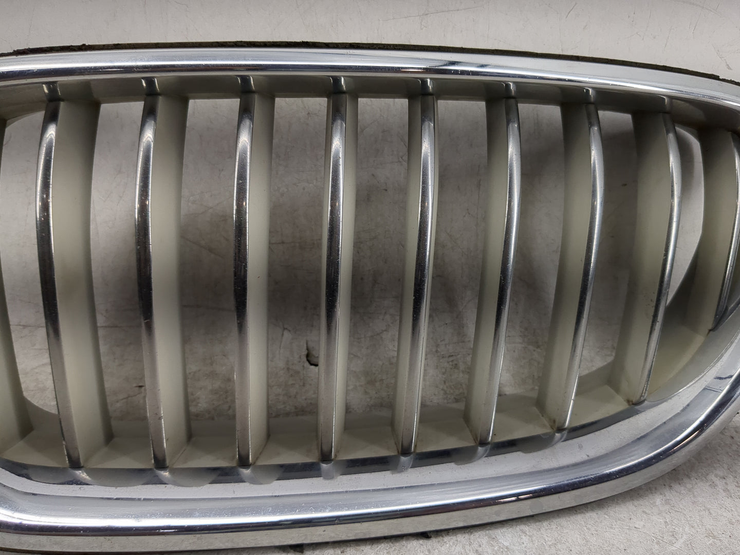 2014-2015 Bmw 535i Front Grille Bumper Not Included - Oemusedautoparts1.com