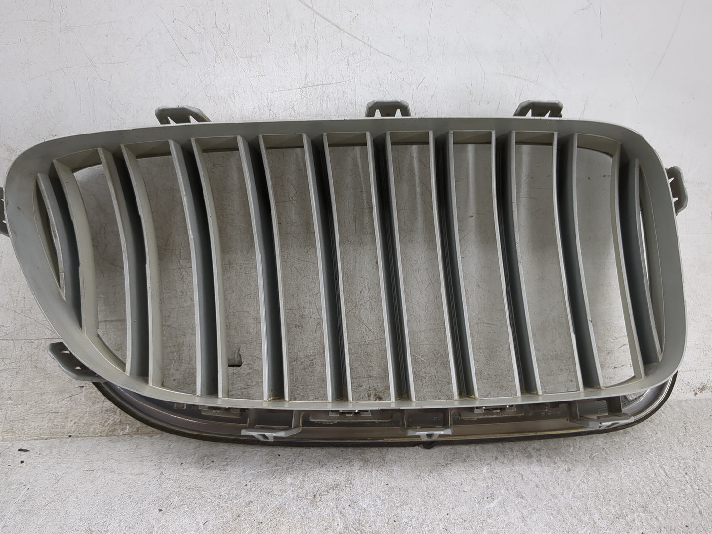 2014-2015 Bmw 535i Front Grille Bumper Not Included - Oemusedautoparts1.com