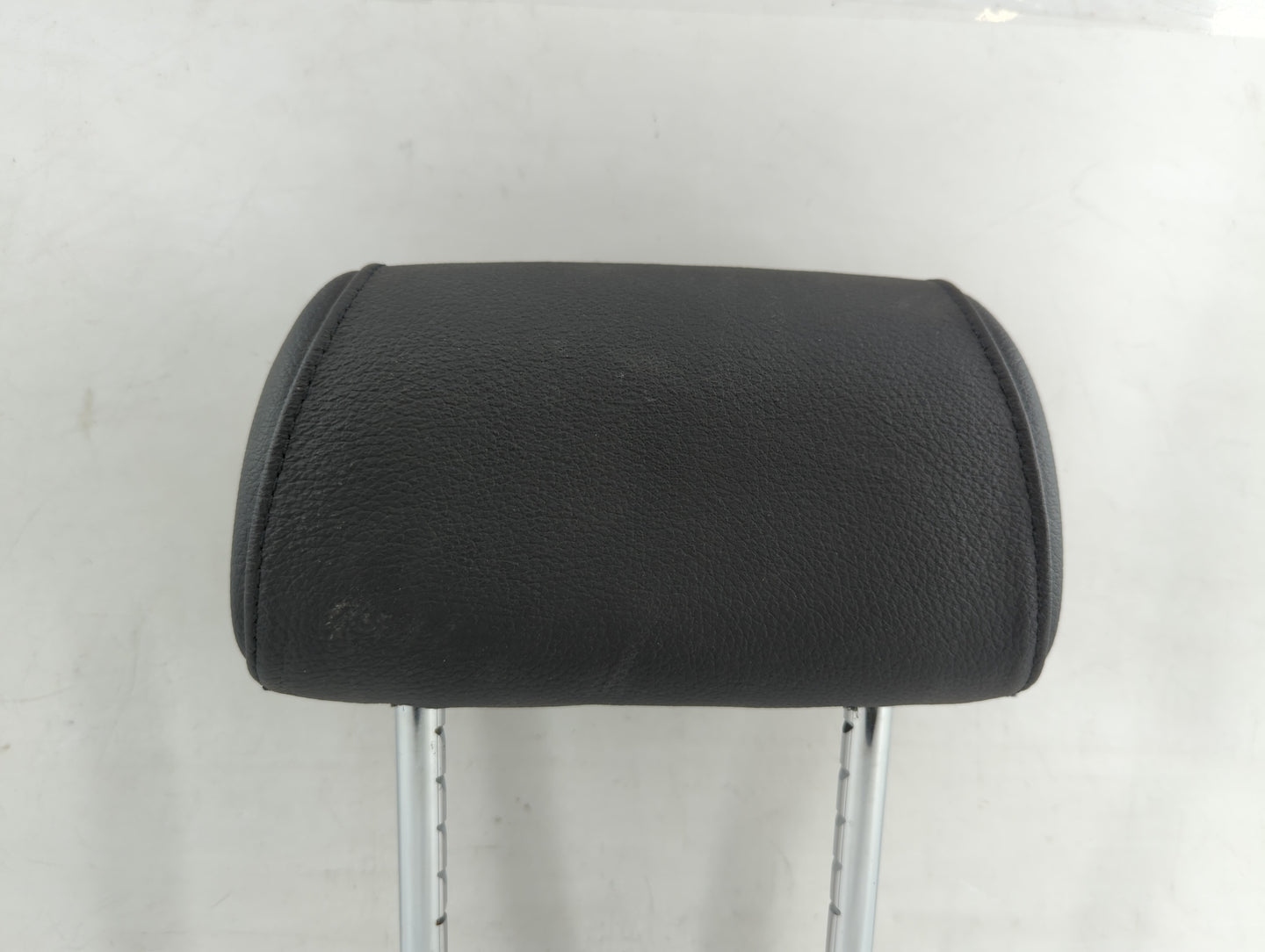2014-2016 Bmw 535i Headrest Head Rest Rear Seat Fits Fits 2014 2015 2016 OEM Used Auto Parts - Oemusedautoparts1.com