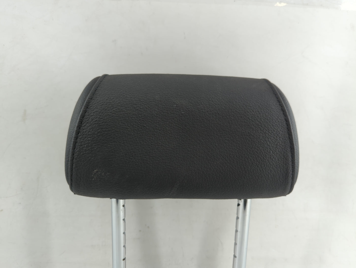 2014-2016 Bmw 535i Headrest Head Rest Rear Seat Fits Fits 2014 2015 2016 OEM Used Auto Parts - Oemusedautoparts1.com