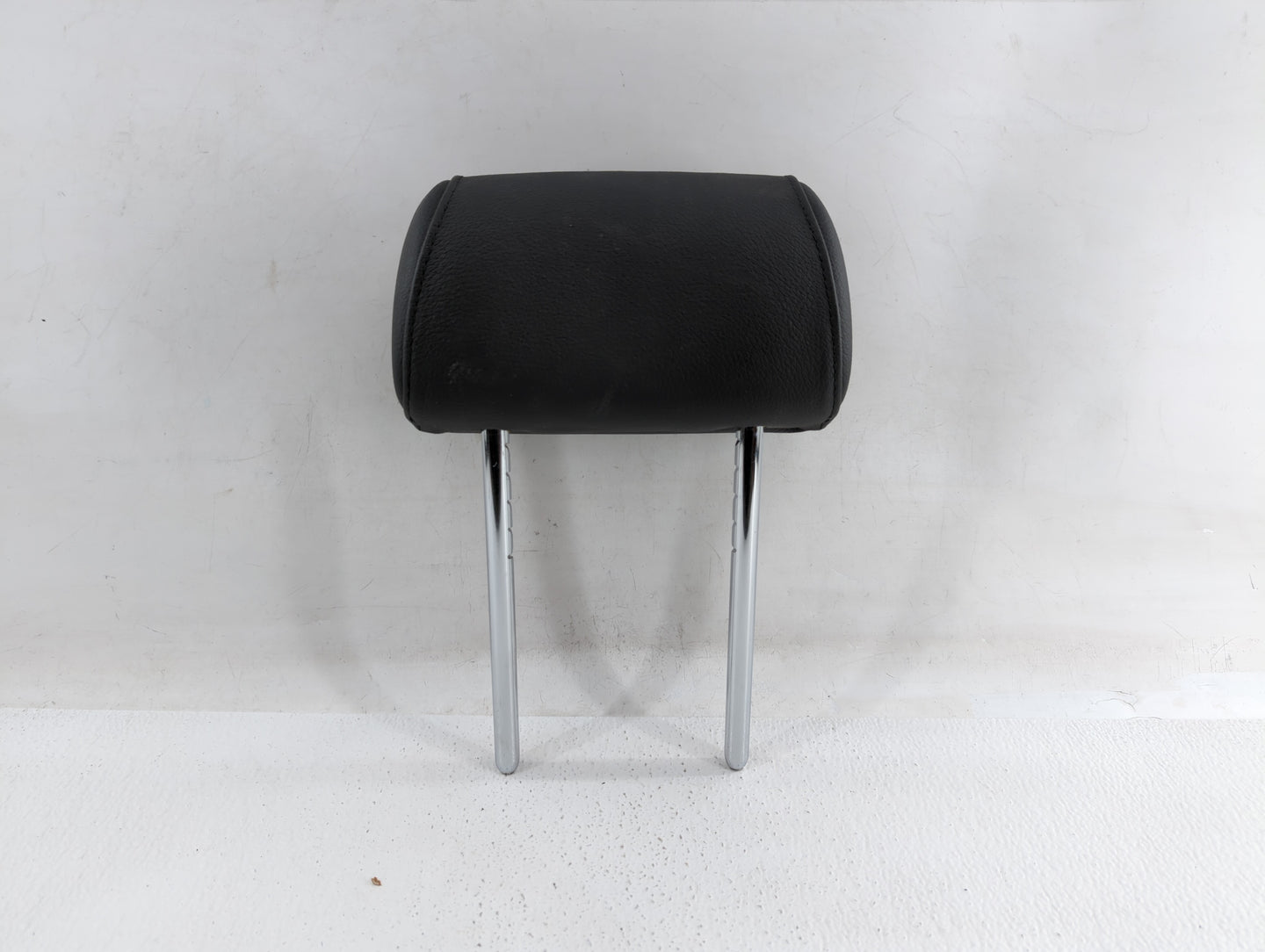2014-2016 Bmw 535i Headrest Head Rest Rear Seat Fits Fits 2014 2015 2016 OEM Used Auto Parts - Oemusedautoparts1.com