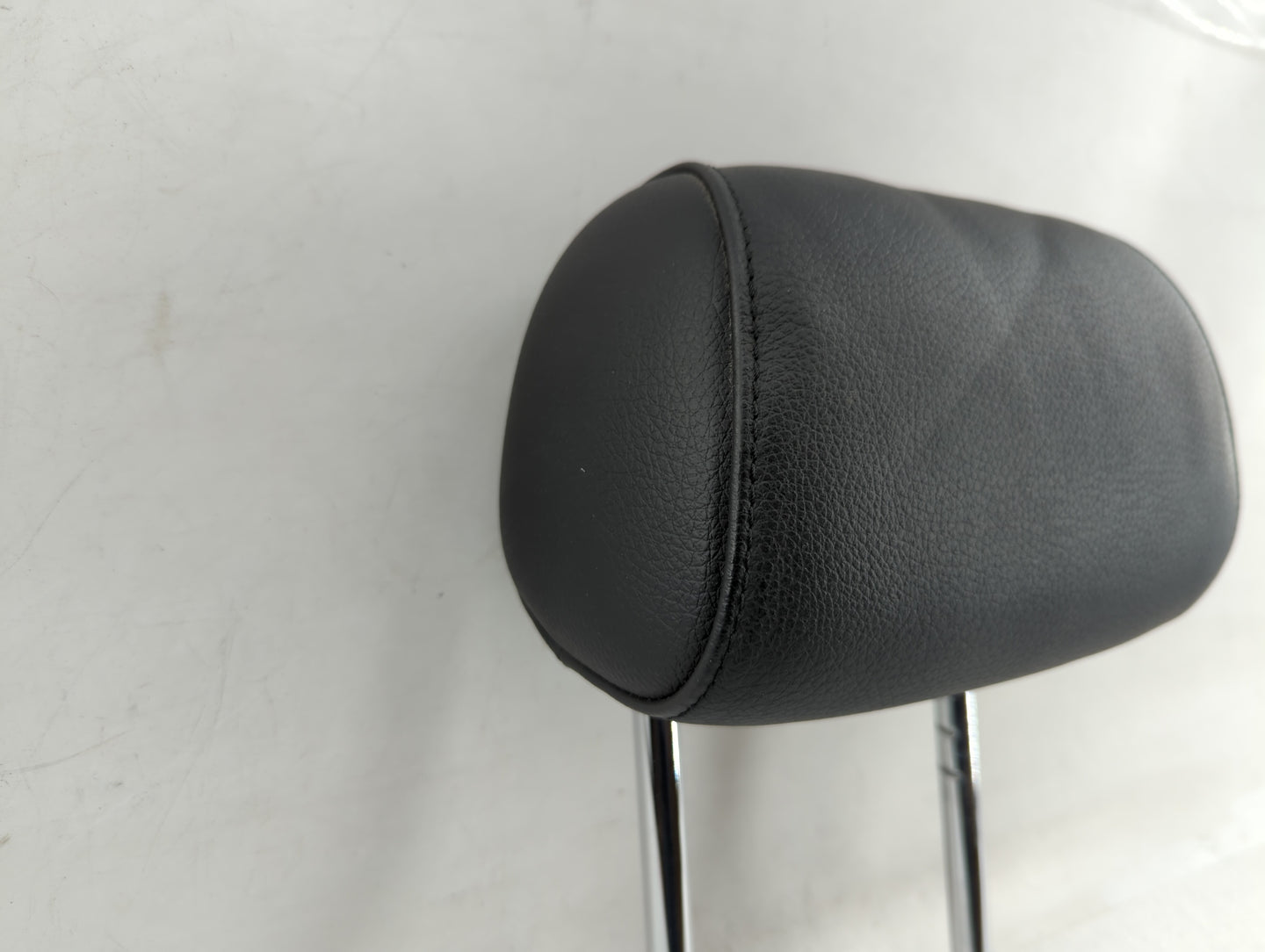 2014-2017 Bmw 535i Headrest Head Rest Rear Seat Fits Fits 2014 2015 2016 2017 OEM Used Auto Parts - Oemusedautoparts1.com
