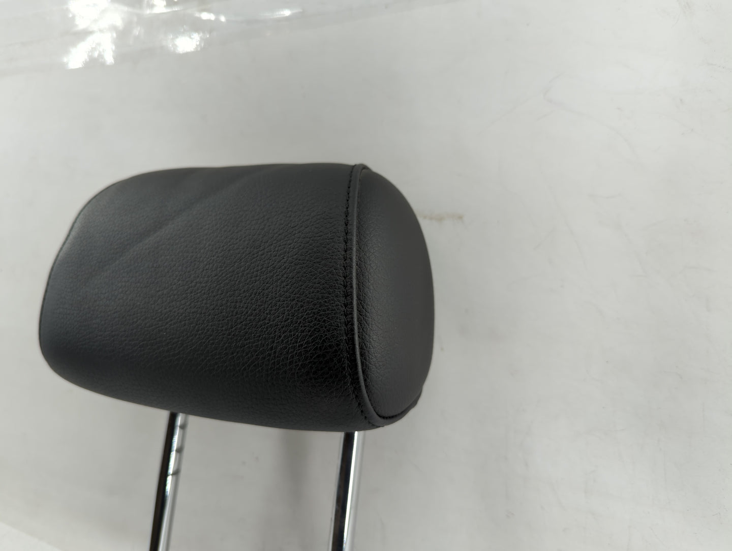 2014-2017 Bmw 535i Headrest Head Rest Rear Seat Fits Fits 2014 2015 2016 2017 OEM Used Auto Parts - Oemusedautoparts1.com