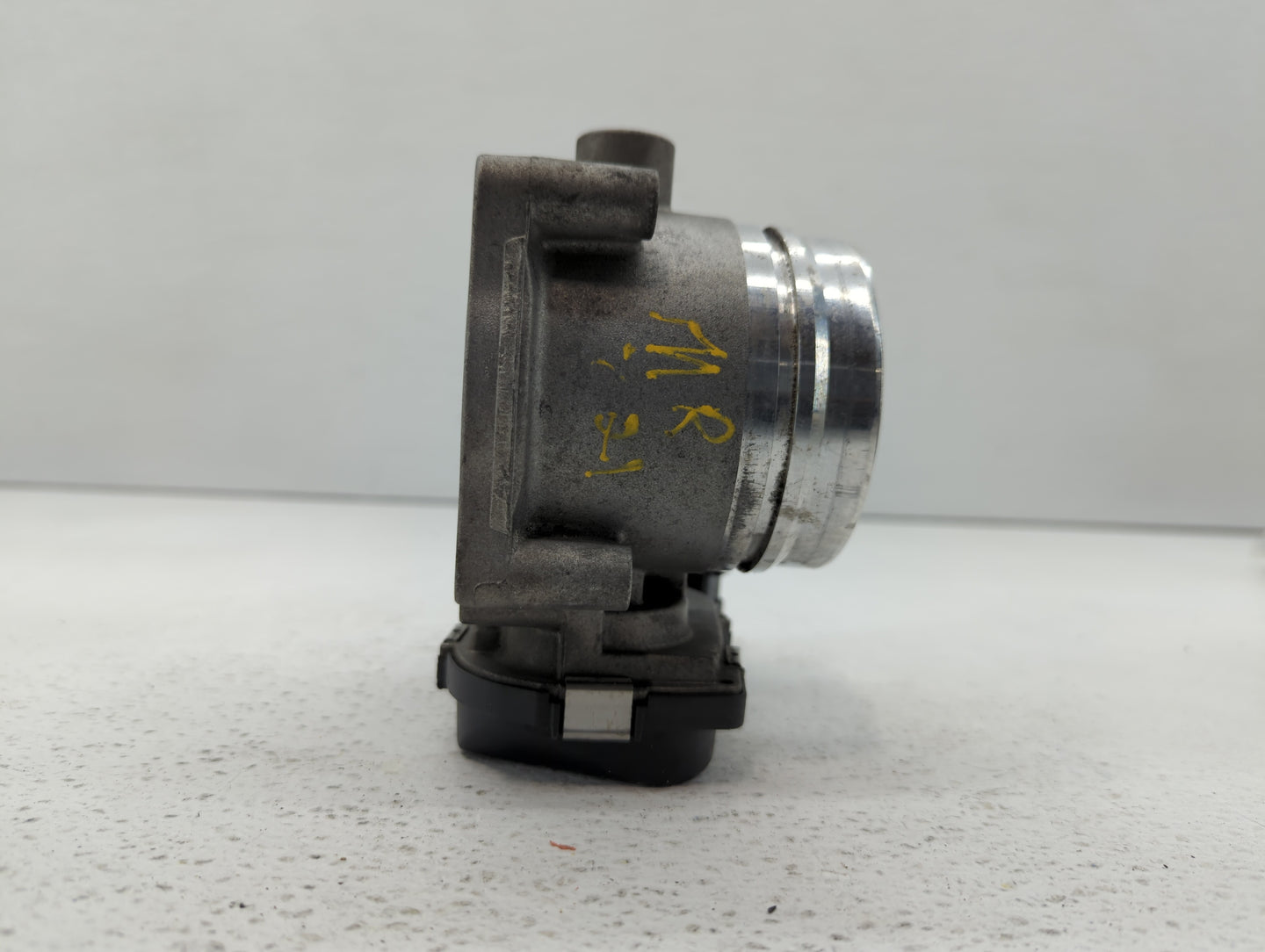 2010-2017 Bmw 535i Throttle Body P/N:1354 7597871-01 1354 7597871-03 Fits OEM Used Auto Parts - Oemusedautoparts1.com