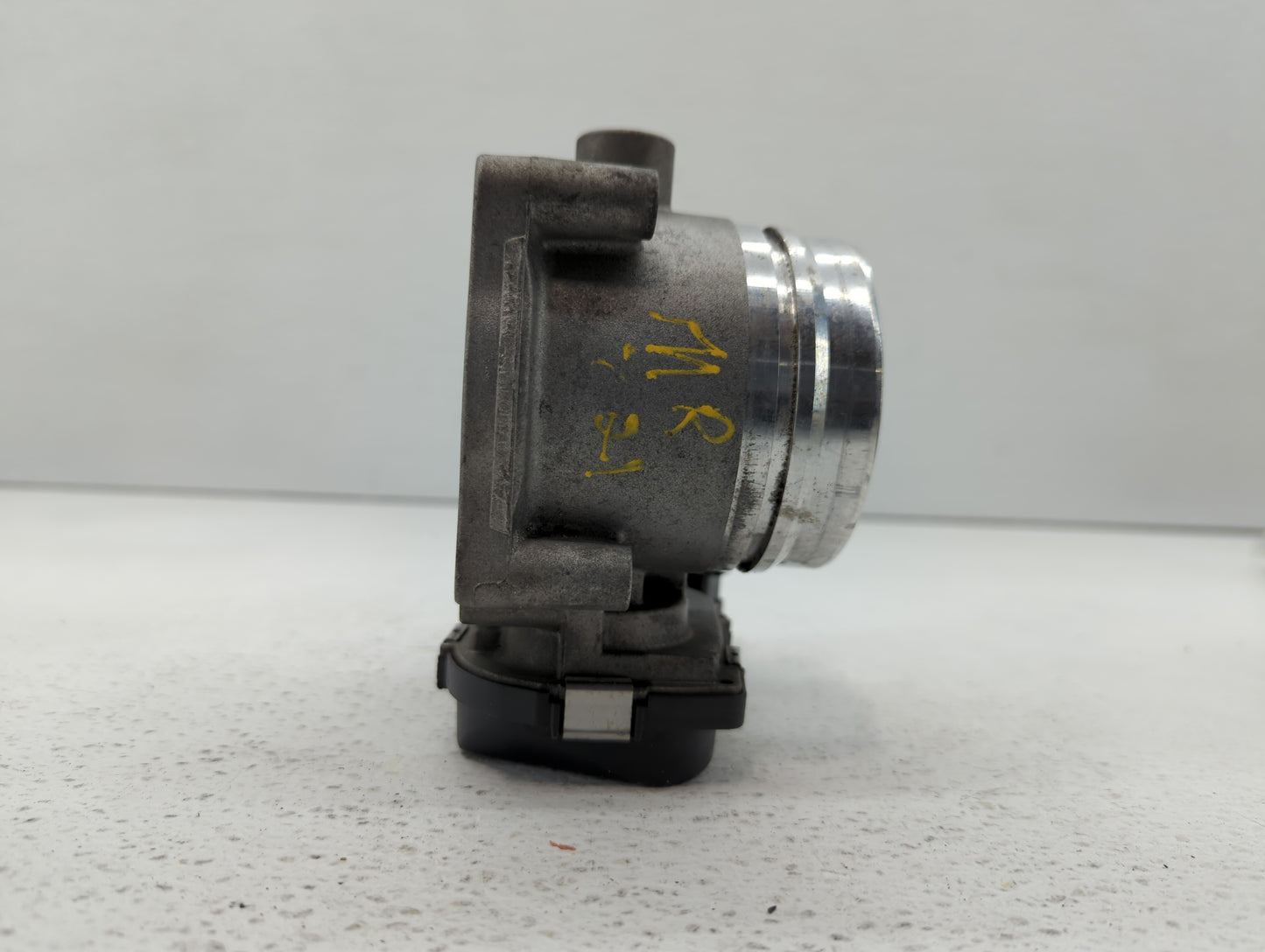 2010-2017 Bmw 535i Throttle Body P/N:1354 7597871-01 1354 7597871-03 Fits OEM Used Auto Parts - Oemusedautoparts1.com