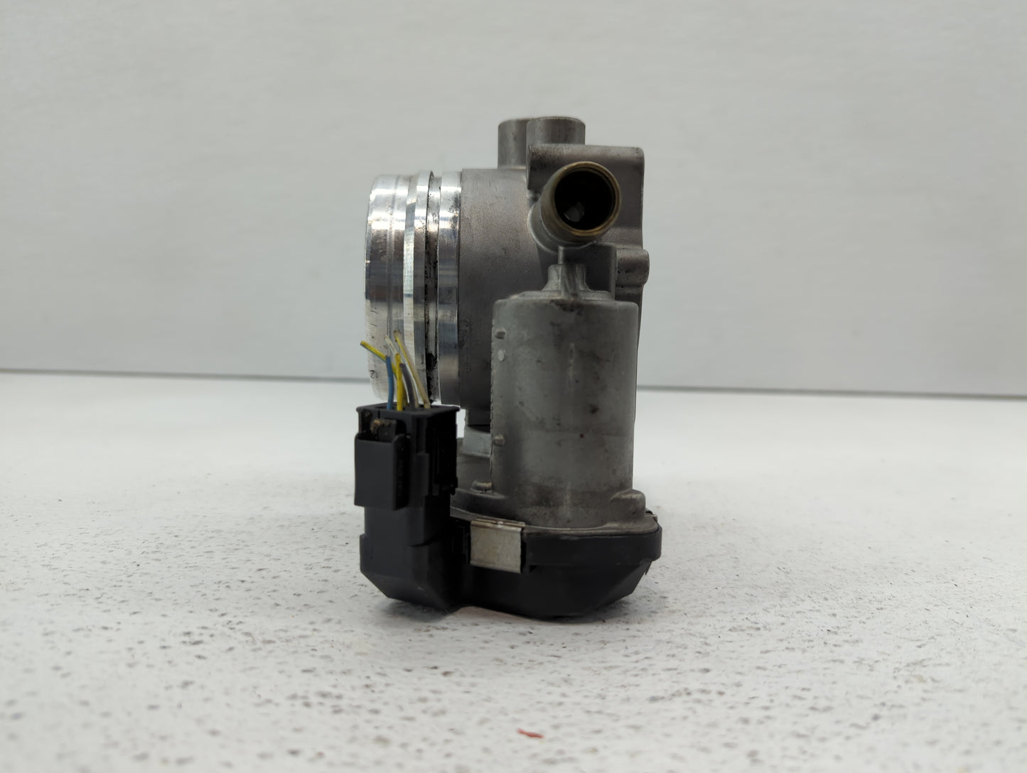 2010-2017 Bmw 535i Throttle Body P/N:1354 7597871-01 1354 7597871-03 Fits OEM Used Auto Parts - Oemusedautoparts1.com