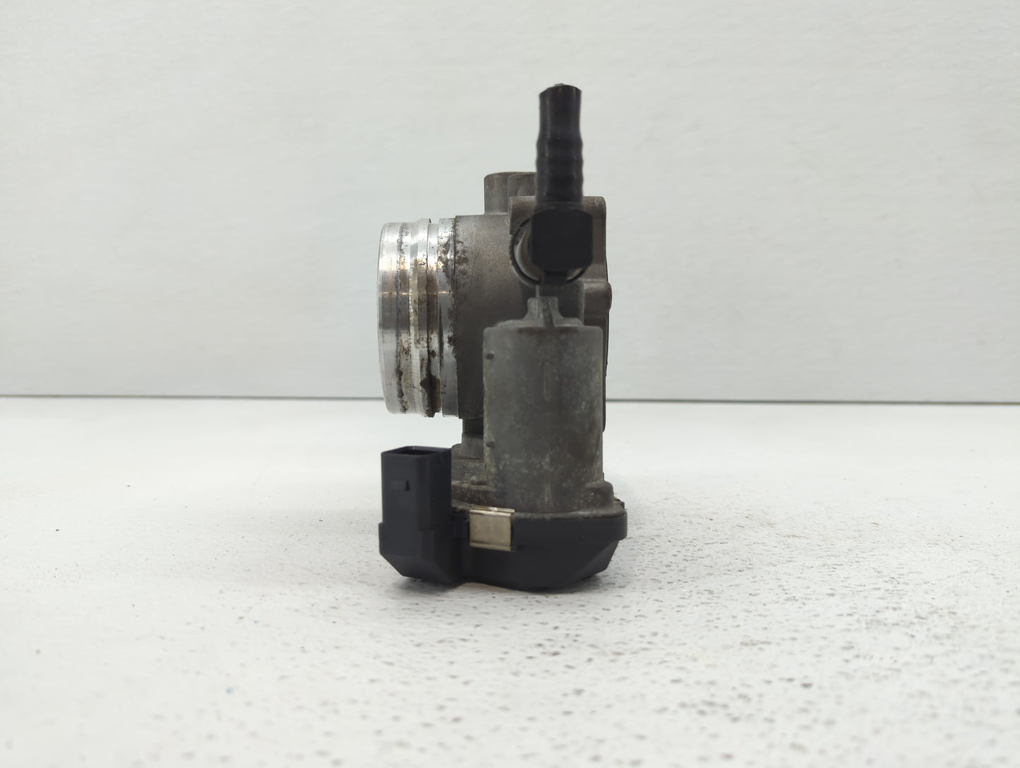 2010-2017 Bmw 535i Throttle Body P/N:1354 7597871-01 1354 7597871-03 Fits OEM Used Auto Parts - Oemusedautoparts1.com