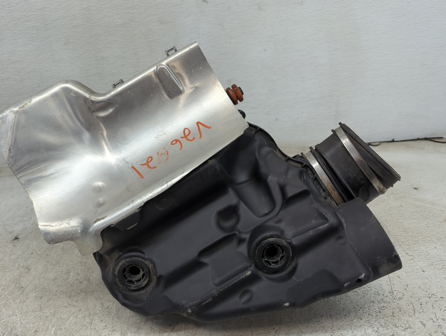 2014-2016 Bmw 550i Air Cleaner Intake-duct Hose Tube - Oemusedautoparts1.com