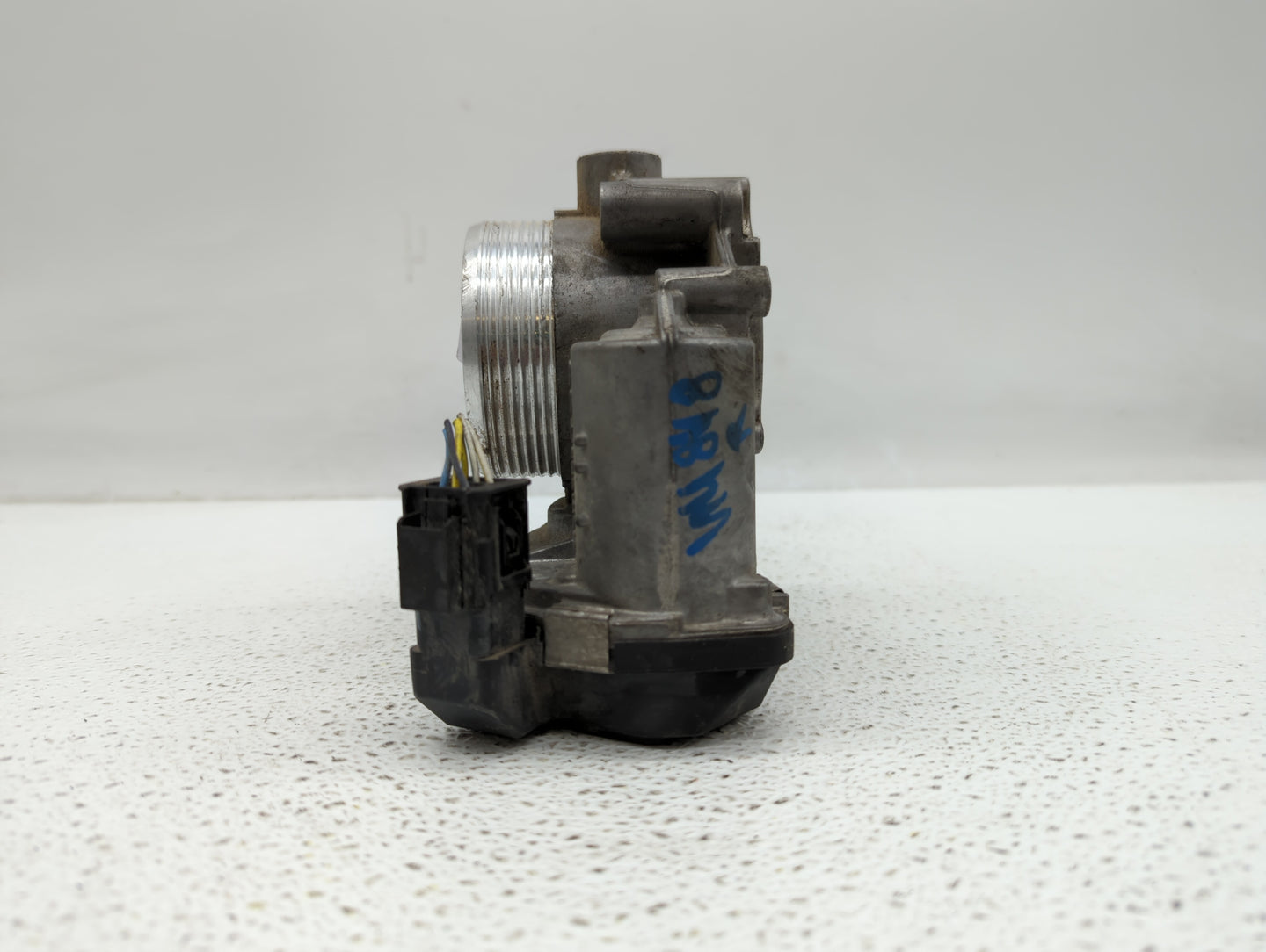 2010-2016 Bmw 550i Throttle Body P/N:7555944-03 7 555 944 Fits Fits 2008 2009 2010 2011 2012 2013 2014 2015 2016 2017 2018 O