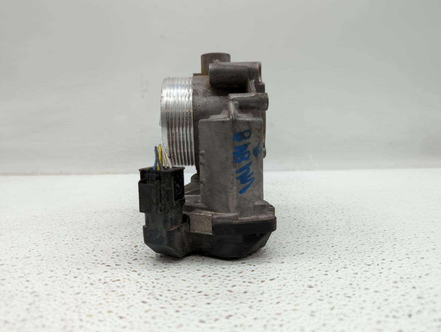 2010-2016 Bmw 550i Throttle Body P/N:7555944-03 7 555 944 Fits Fits 2008 2009 2010 2011 2012 2013 2014 2015 2016 2017 2018 O