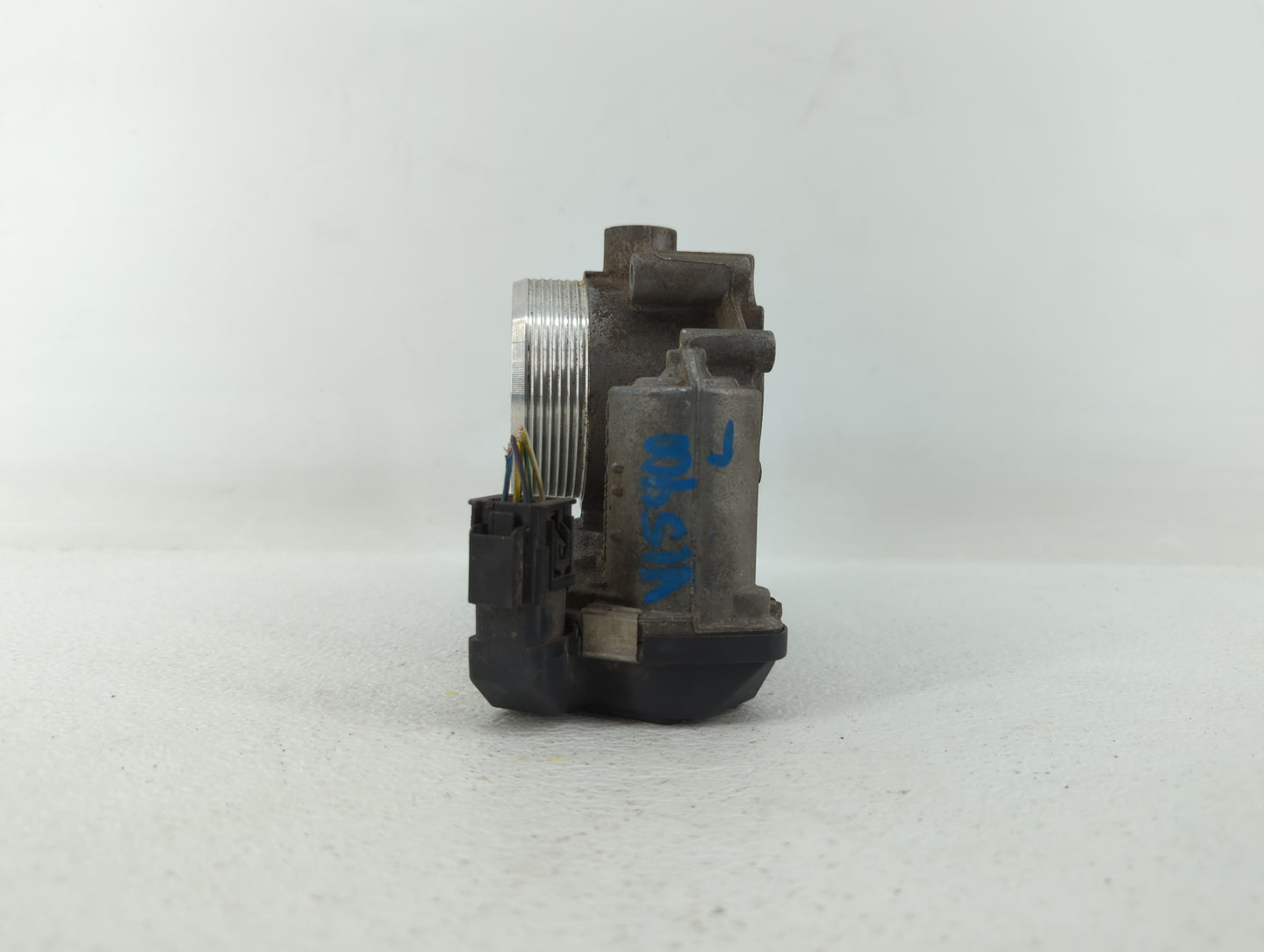 2010-2016 Bmw 550i Throttle Body P/N:7555944-03 7 555 944 Fits Fits 2008 2009 2010 2011 2012 2013 2014 2015 2016 2017 2018 O