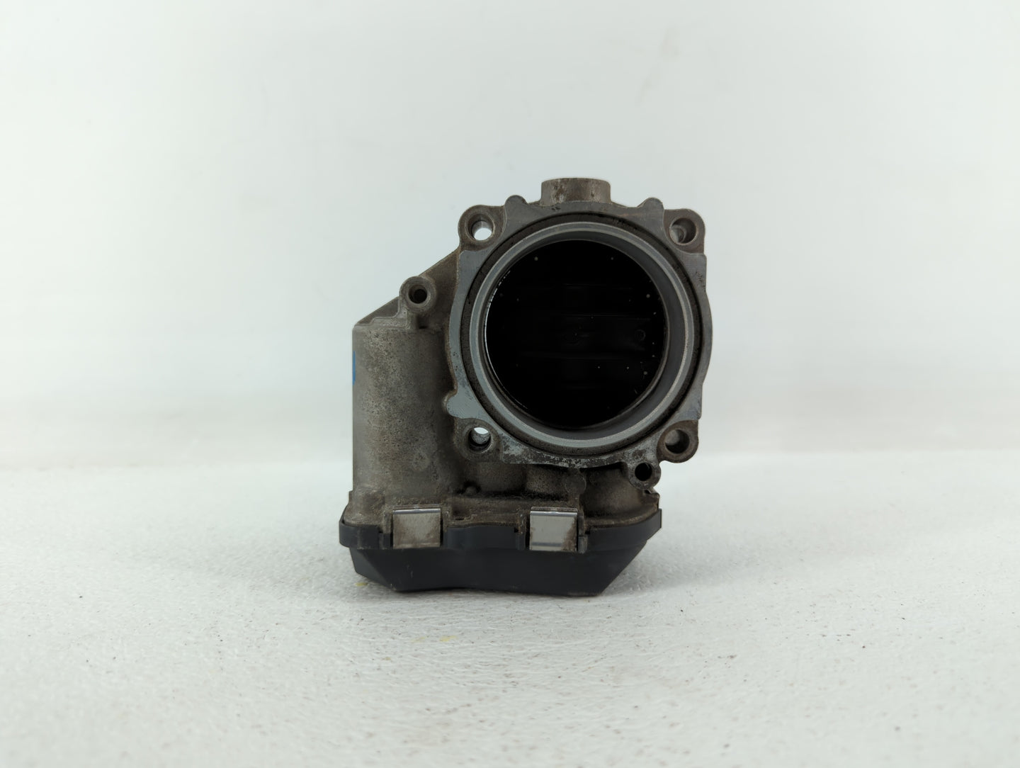 2010-2016 Bmw 550i Throttle Body P/N:7555944-03 7 555 944 Fits Fits 2008 2009 2010 2011 2012 2013 2014 2015 2016 2017 2018 O