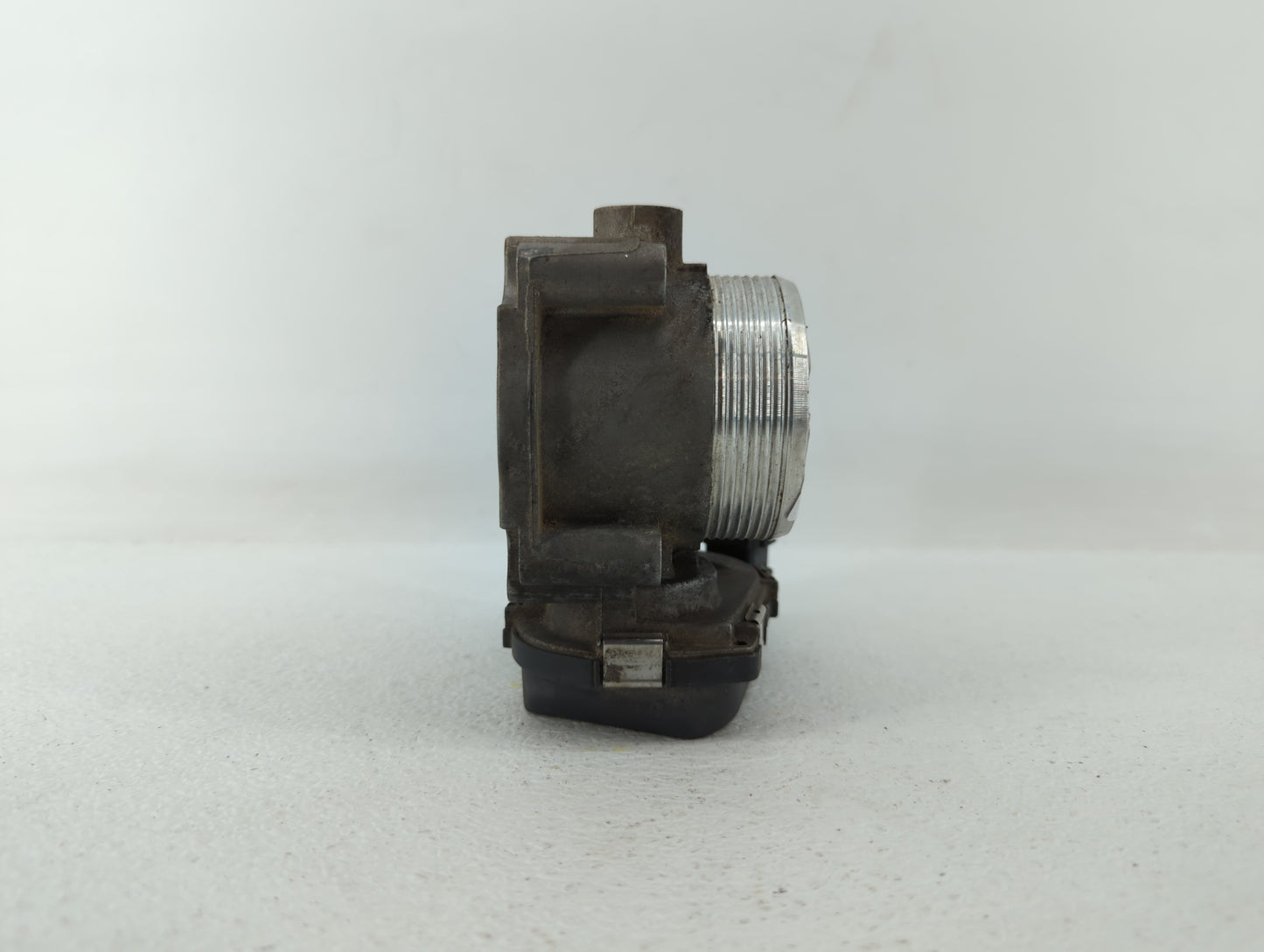 2010-2016 Bmw 550i Throttle Body P/N:7555944-03 7 555 944 Fits Fits 2008 2009 2010 2011 2012 2013 2014 2015 2016 2017 2018 O