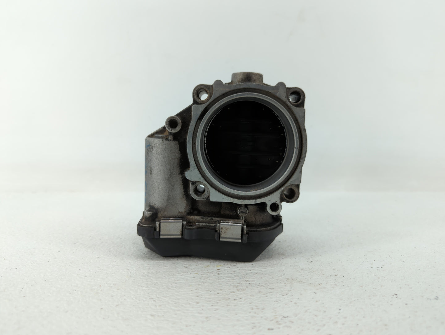 2010-2016 Bmw 550i Throttle Body P/N:7555944-03 7 555 944 Fits Fits 2008 2009 2010 2011 2012 2013 2014 2015 2016 2017 2018 O