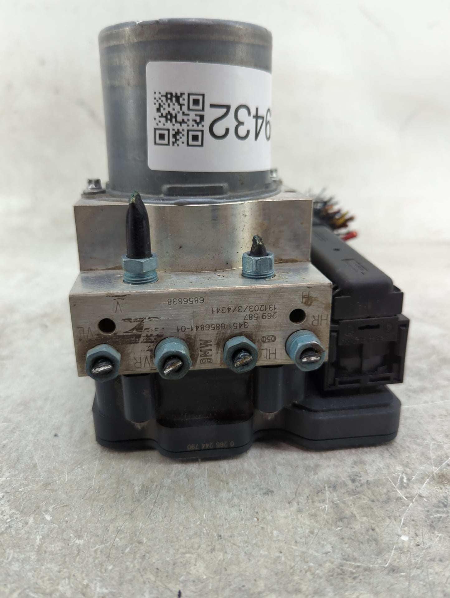 2013-2015 Bmw 740 ABS Pump Control Module Replacement P/N:3451 6869404-01 3452 6869403-01 Fits OEM Used Auto Parts - Oemused