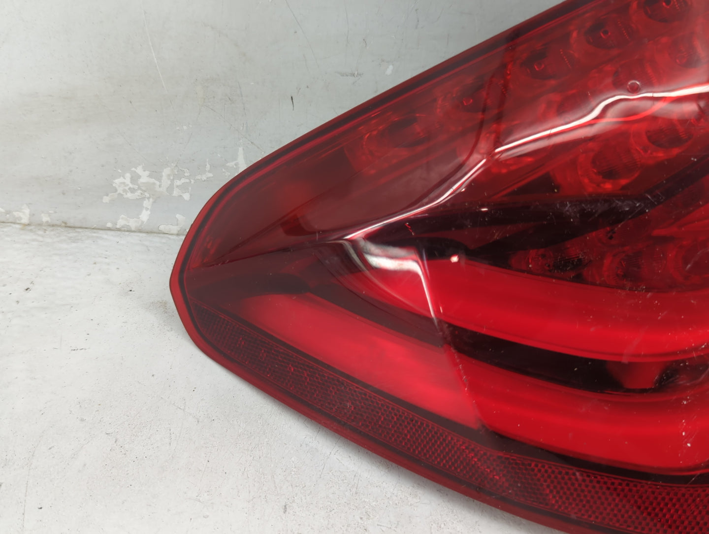 2013-2015 Bmw 750 Tail Light Assembly Driver Left OEM P/N:7300269 27020508 Fits Fits 2013 2014 2015 OEM Used Auto Parts - Oe