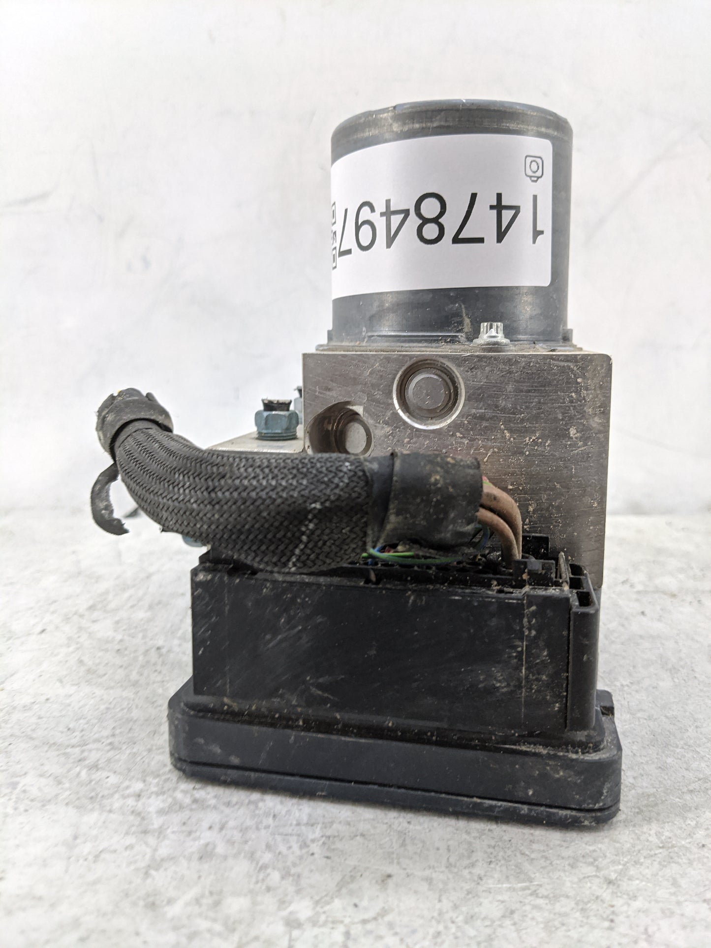 2013-2015 Bmw 750 ABS Pump Control Module Replacement P/N:3451 6869404-01 3452 6869403-01 Fits OEM Used Auto Parts - Oemused