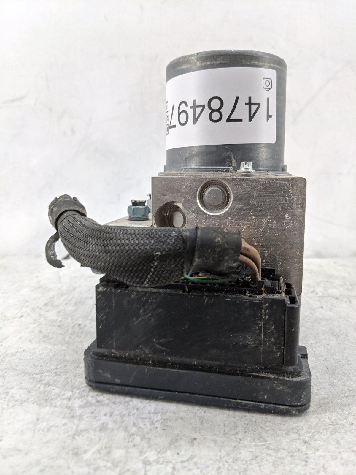 2013-2015 Bmw 750 Anti-Lock Brake ABS Pump Module Actuator OEM P/N:3451 6869404-01 3452 6869403-01 Fits OEM Used Auto Parts 