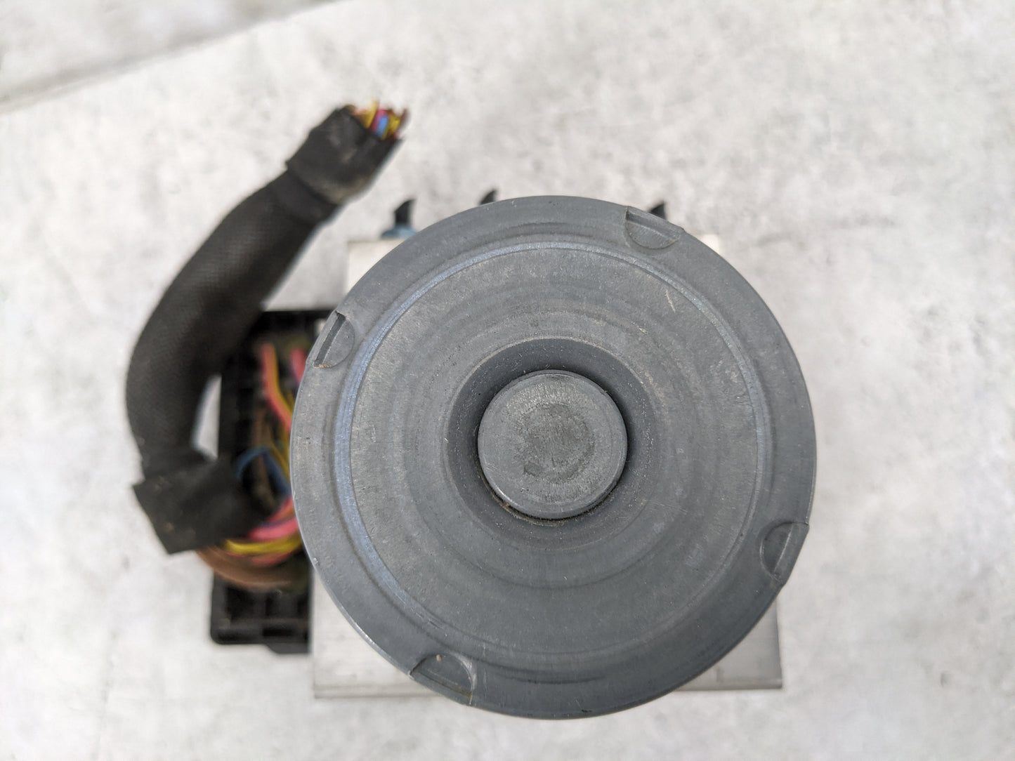 2013-2015 Bmw 750 ABS Pump Control Module Replacement P/N:3451 6869404-01 3452 6869403-01 Fits OEM Used Auto Parts - Oemused