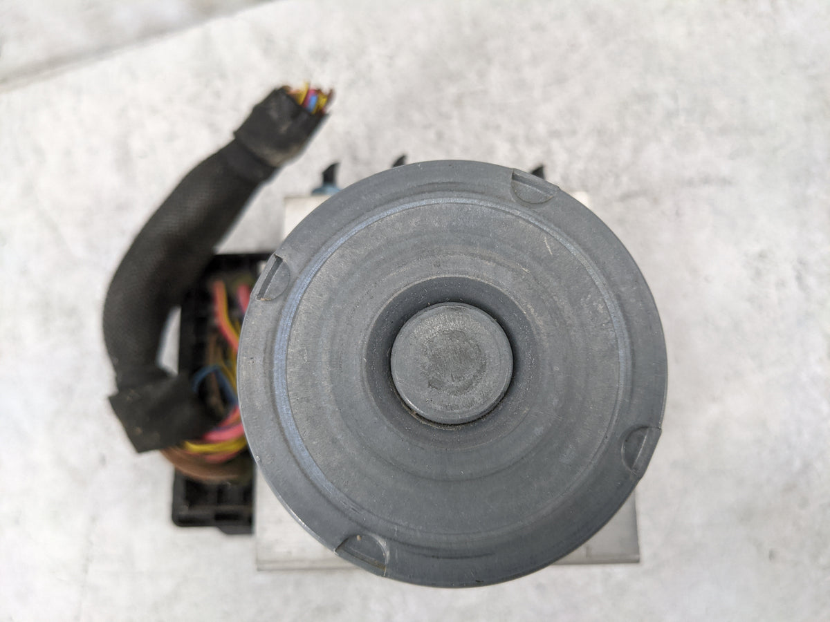 2013-2015 Bmw 750 Anti-Lock Brake ABS Pump Module Actuator OEM P/N:3451 6869404-01 3452 6869403-01 Fits OEM Used Auto Parts 