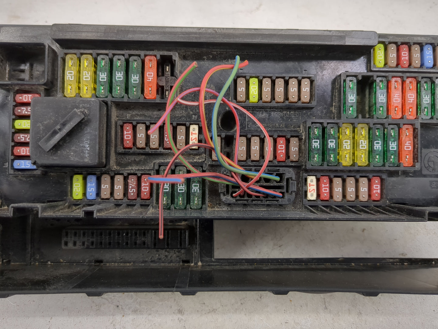2013-2015 Bmw 750 Fusebox Fuse Box Panel Relay Module P/N:0-1670487-1 Fits Fits 2012 2013 2014 2015 2016 2017 OEM Used Auto 