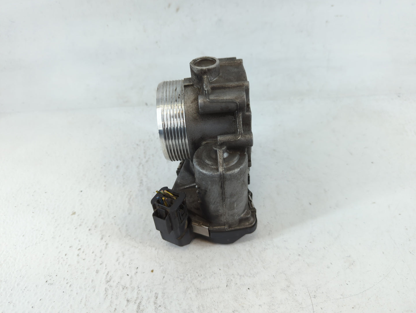 2009-2015 Bmw 750i Throttle Body P/N:1354 7555944-05 A2C83914800 Fits OEM Used Auto Parts - Oemusedautoparts1.com