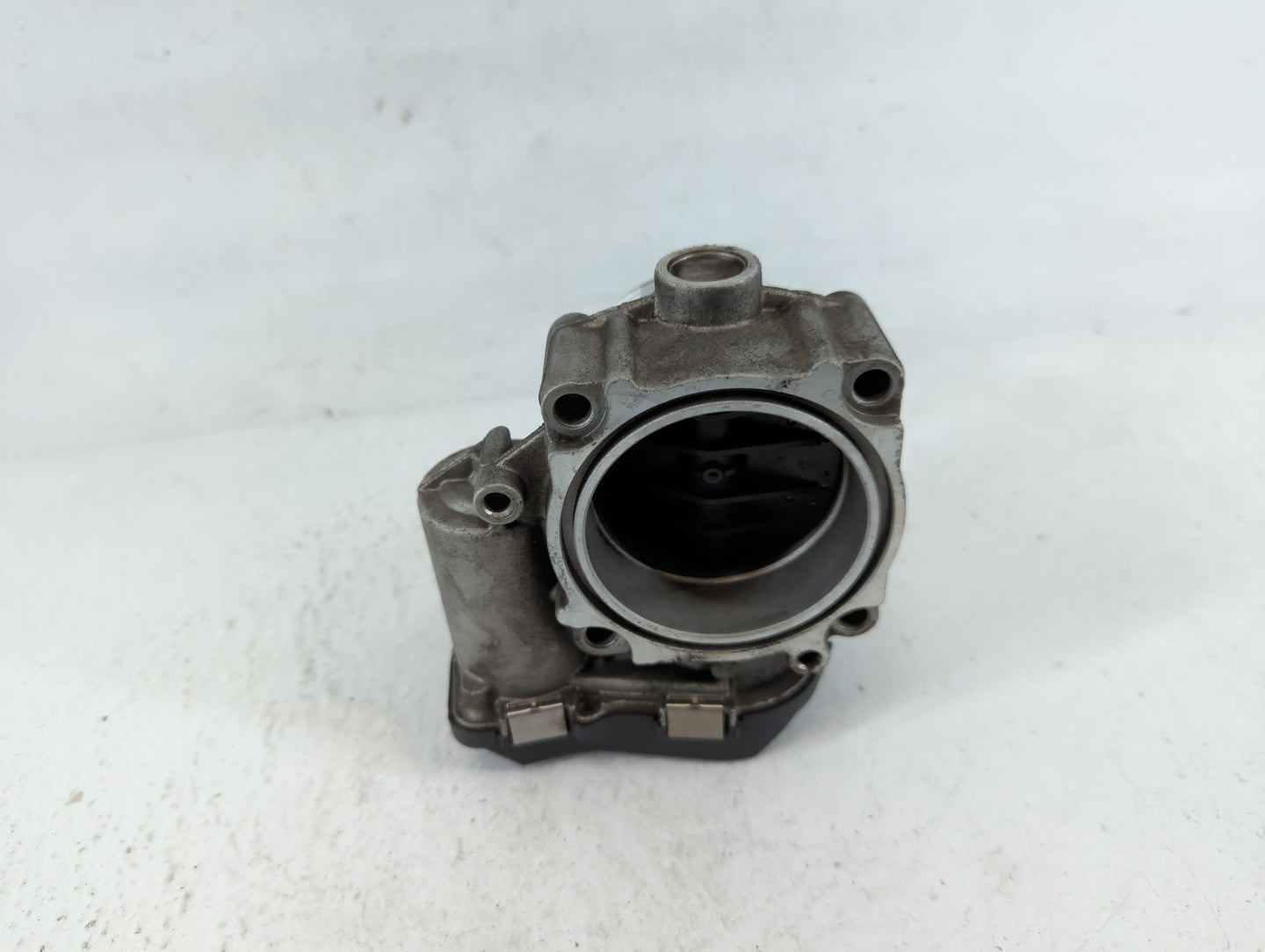 2009-2015 Bmw 750i Throttle Body P/N:1354 7555944-05 A2C83914800 Fits OEM Used Auto Parts - Oemusedautoparts1.com