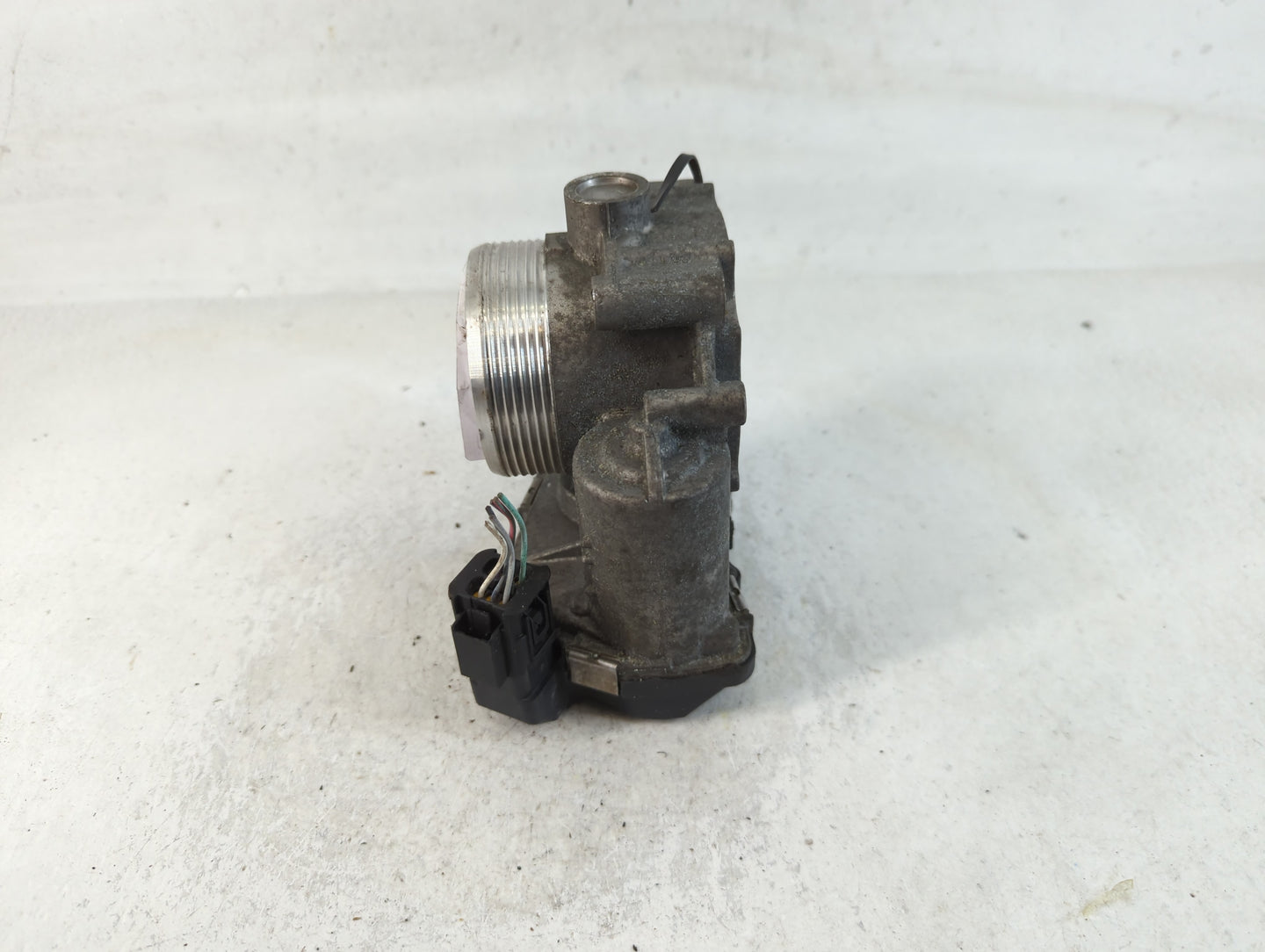 2009-2015 Bmw 750i Throttle Body P/N:1354 7555944-05 A2C83914800 Fits OEM Used Auto Parts - Oemusedautoparts1.com