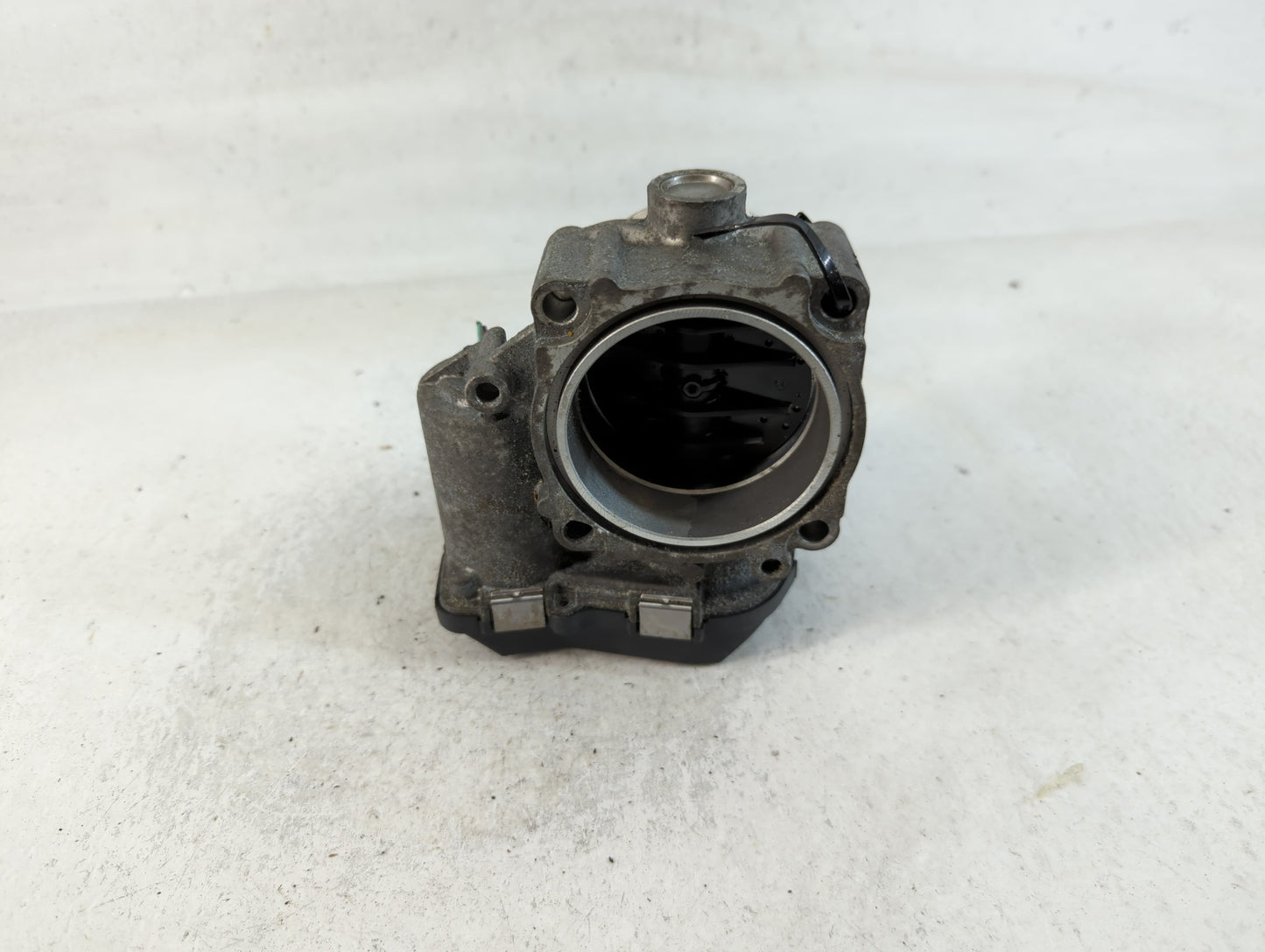 2009-2015 Bmw 750i Throttle Body P/N:1354 7555944-05 A2C83914800 Fits OEM Used Auto Parts - Oemusedautoparts1.com