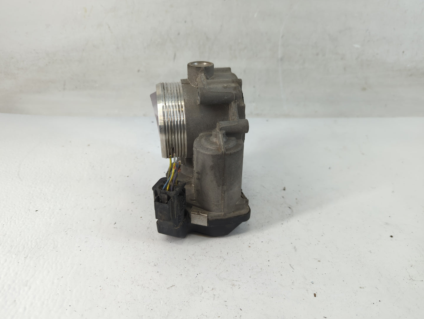 2009-2015 Bmw 750i Throttle Body P/N:A2C83914800 1354 7555944-05 Fits OEM Used Auto Parts - Oemusedautoparts1.com