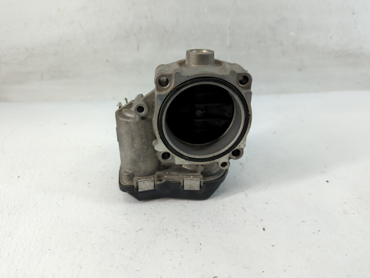 2009-2015 Bmw 750i Throttle Body P/N:A2C83914800 1354 7555944-05 Fits OEM Used Auto Parts - Oemusedautoparts1.com