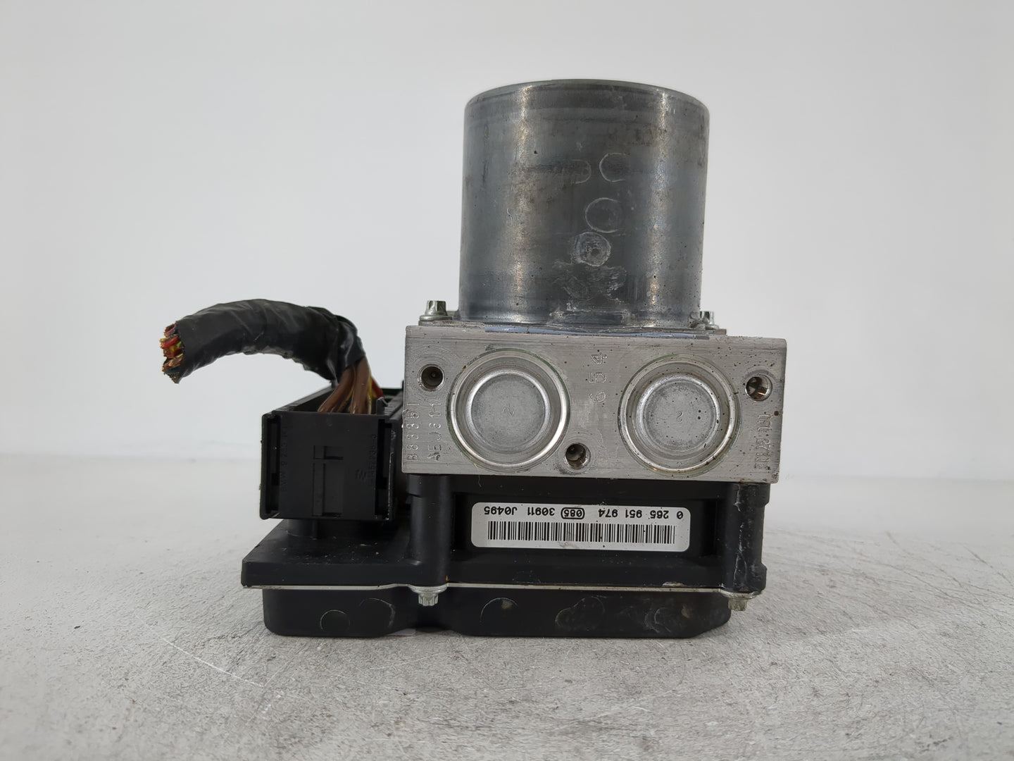2013-2015 Bmw X1 ABS Pump Control Module Replacement P/N:3451 6768550 01 Fits Fits 2013 2014 2015 OEM Used Auto Parts - Oemu
