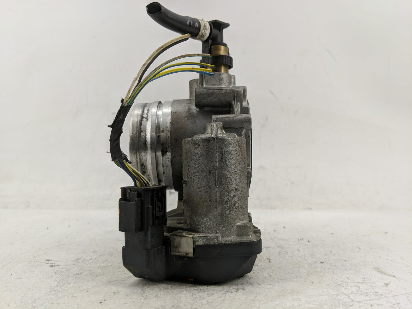 2012-2015 Bmw X1 Throttle Body P/N:A2C53355204 Fits Fits 2012 2013 2014 2015 2016 2017 2018 OEM Used Auto Parts - Oemusedaut