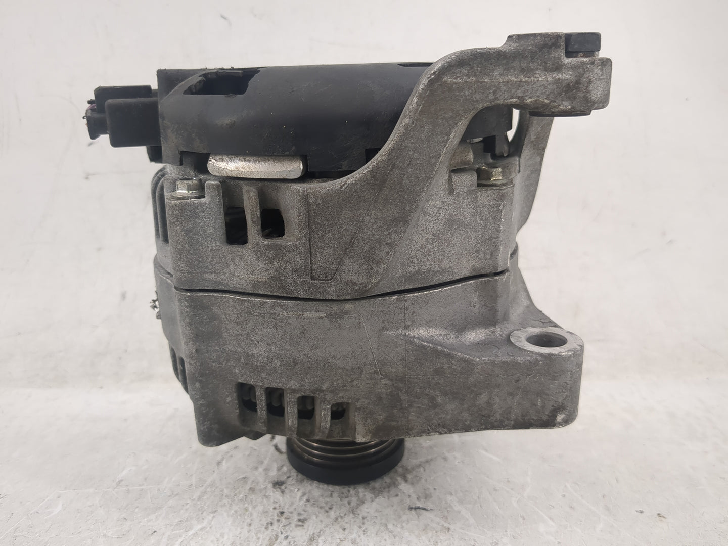 2012-2015 Bmw X1 Alternator Replacement Generator Charging Assembly Engine OEM P/N:7605061-05 104210-6404 Fits OEM Used Auto