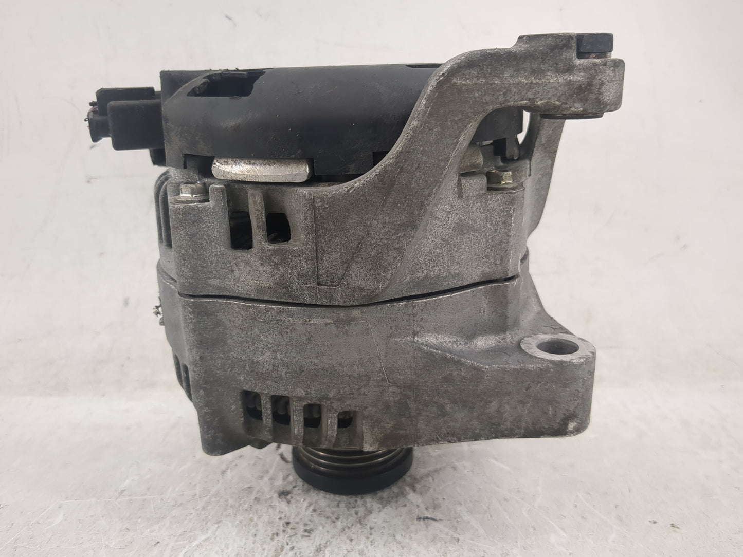 2012-2015 Bmw X1 Alternator Replacement Generator Charging Assembly Engine OEM P/N:7605061-05 104210-6404 Fits OEM Used Auto